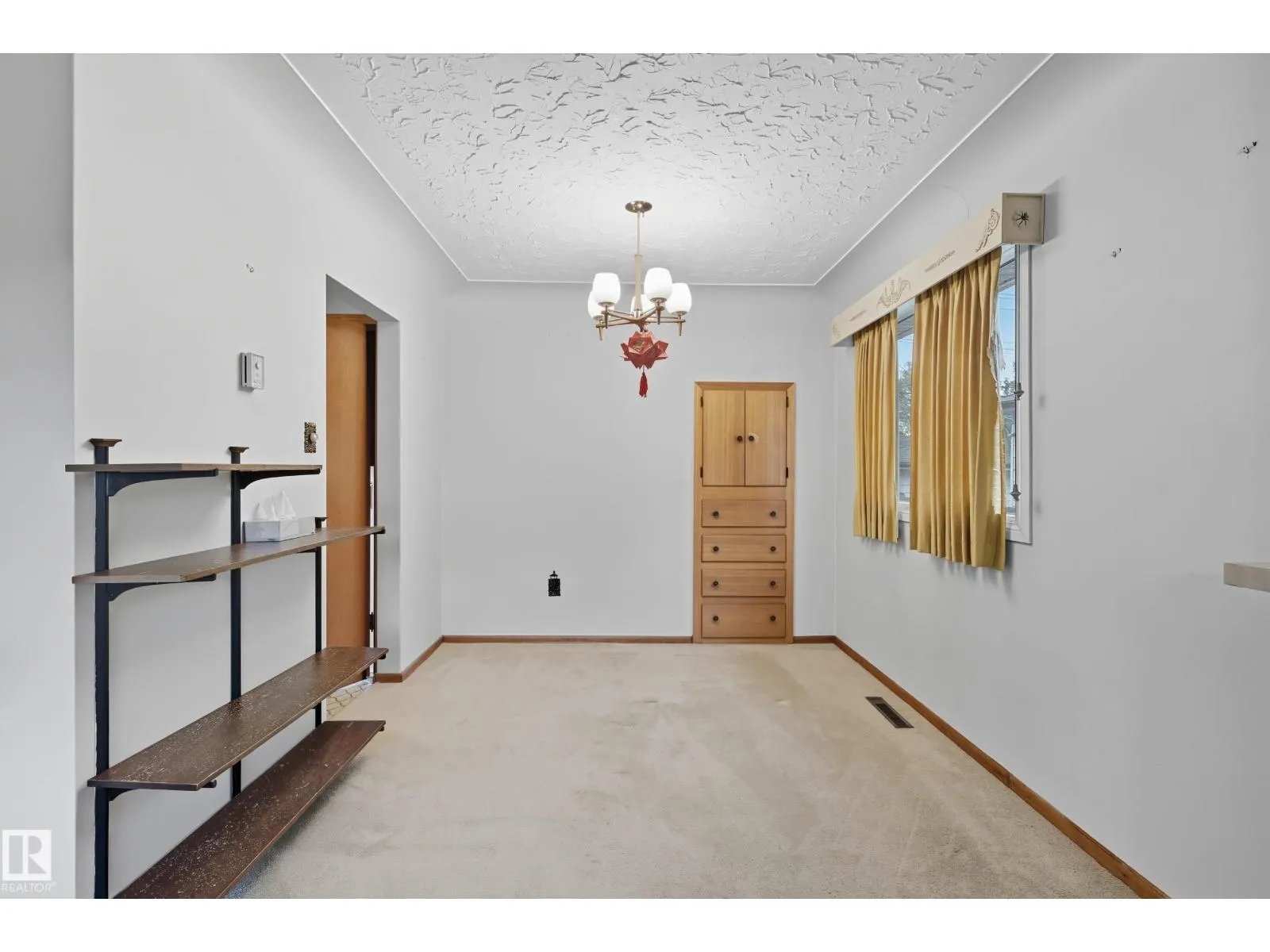 10907 149 ST NW