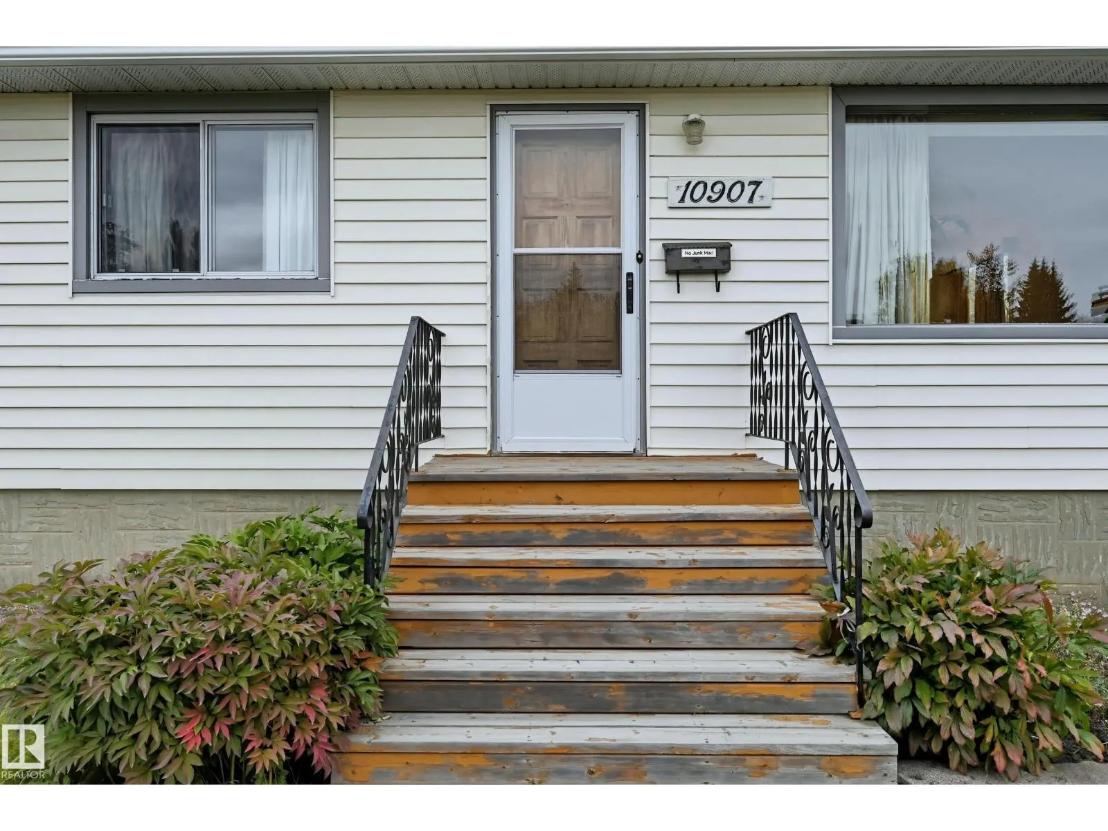 10907 149 ST NW