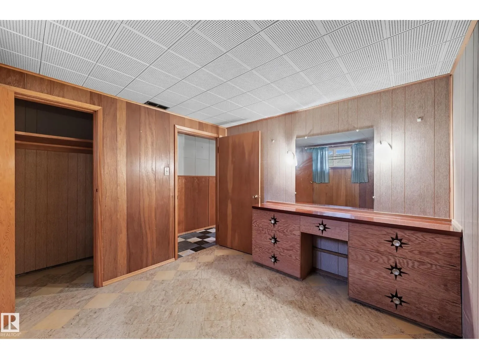 10907 149 ST NW