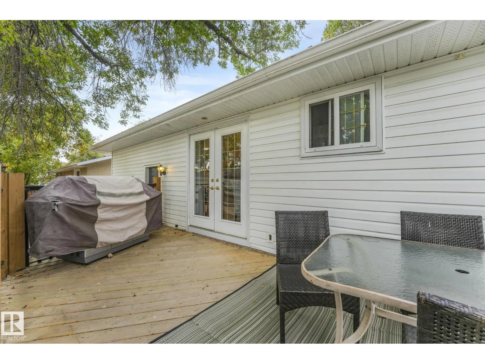 135 MARION DR