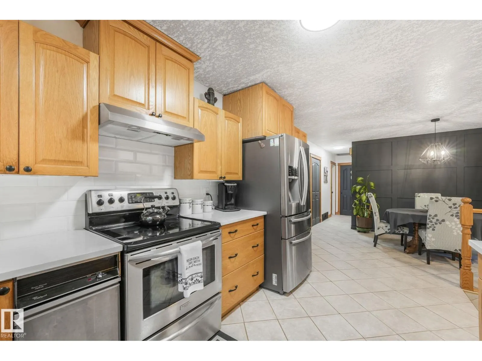 135 MARION DR