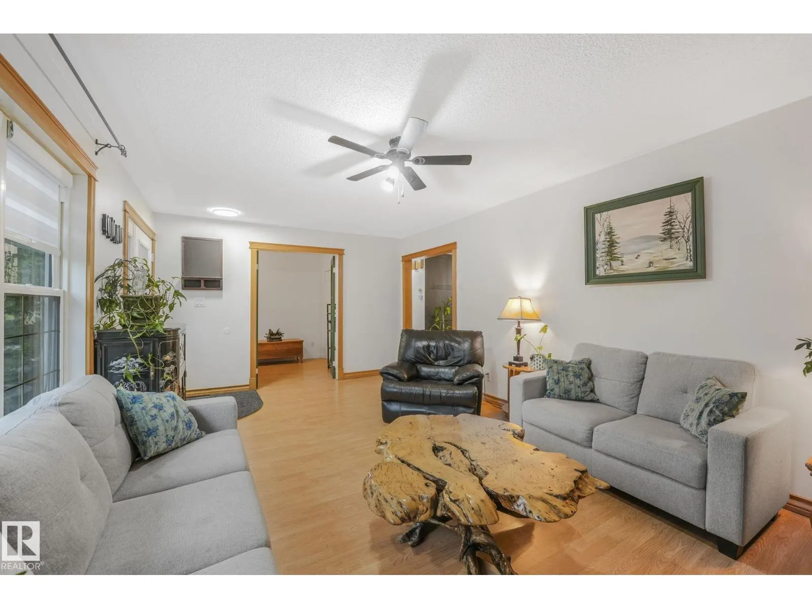 135 MARION DR