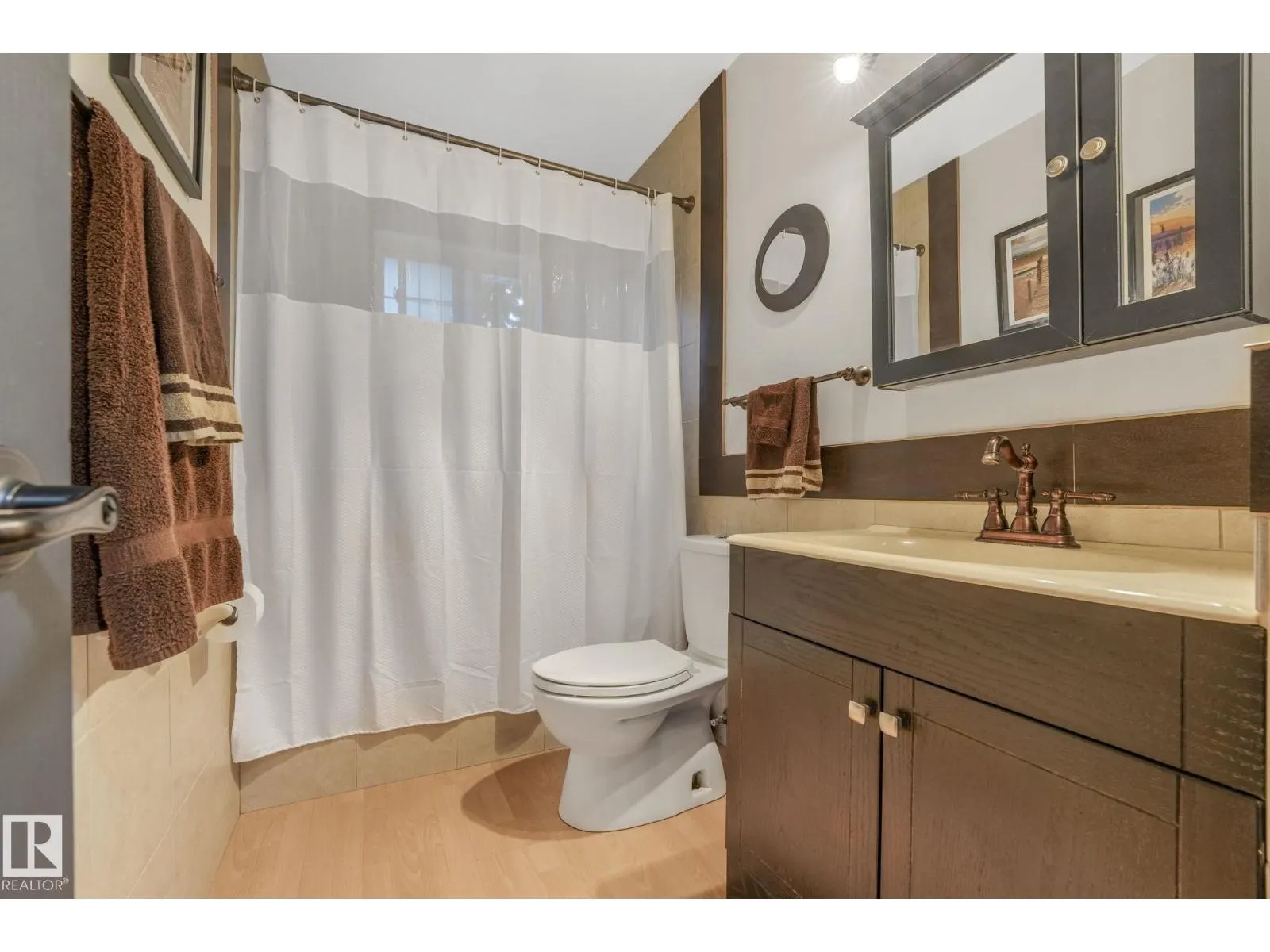 135 MARION DR