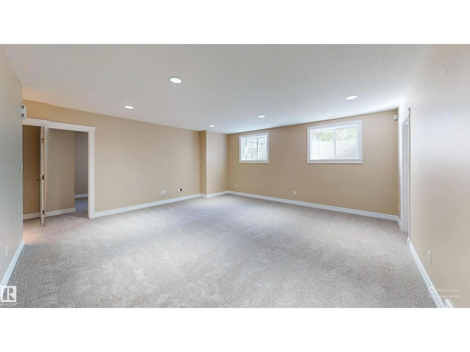 8711 208 ST NW