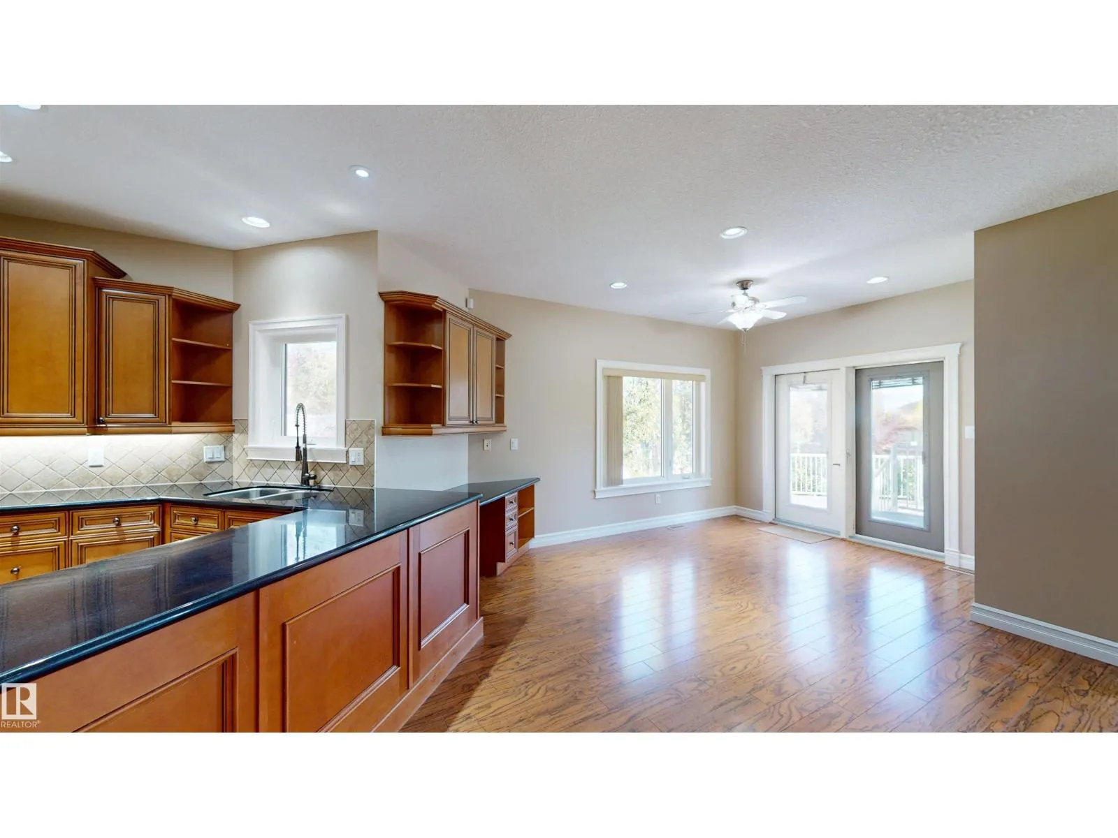 8711 208 ST NW