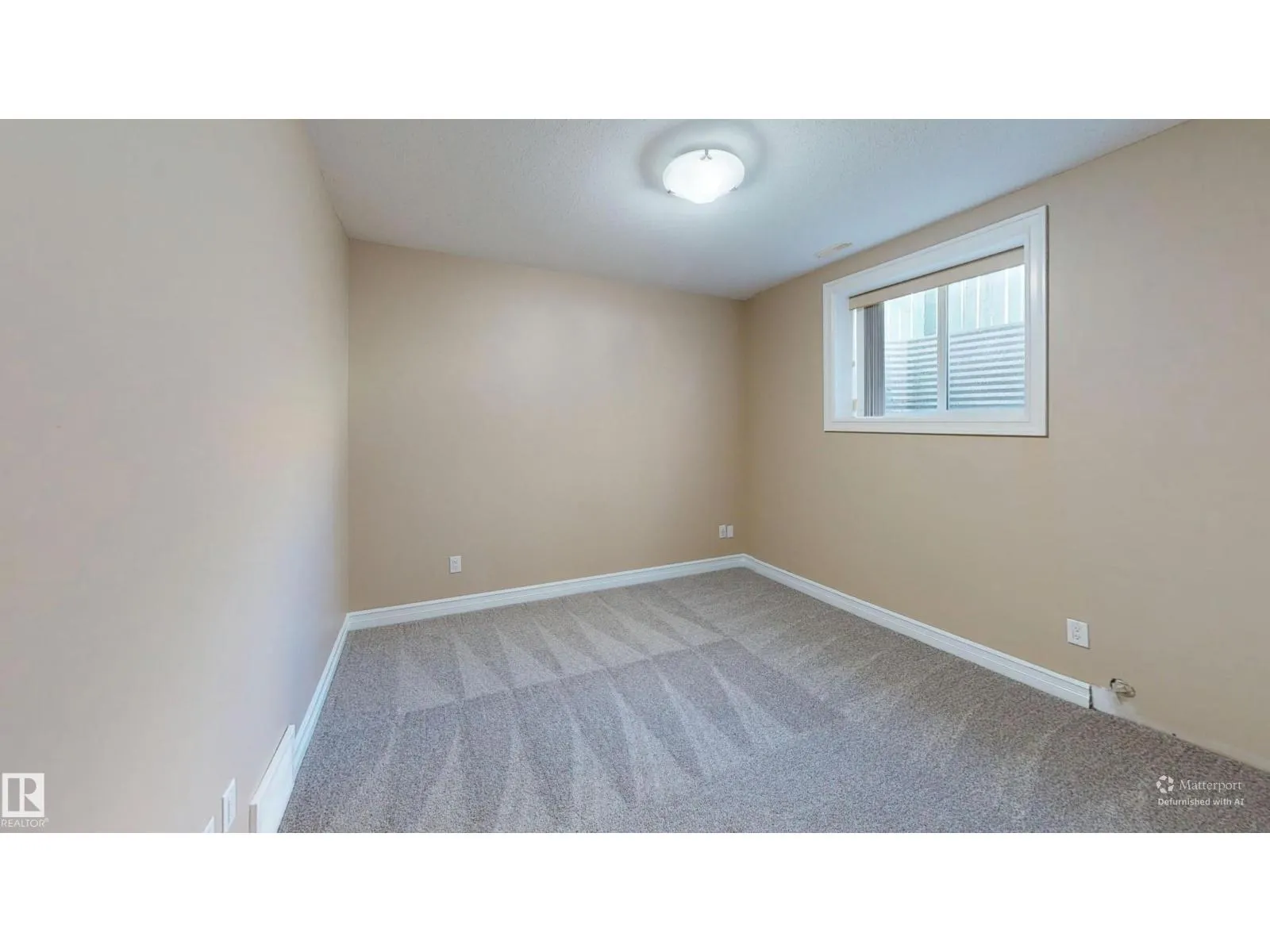 8711 208 ST NW