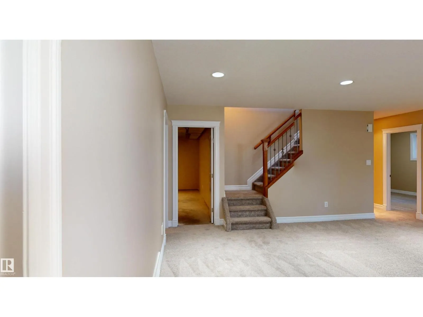 8711 208 ST NW
