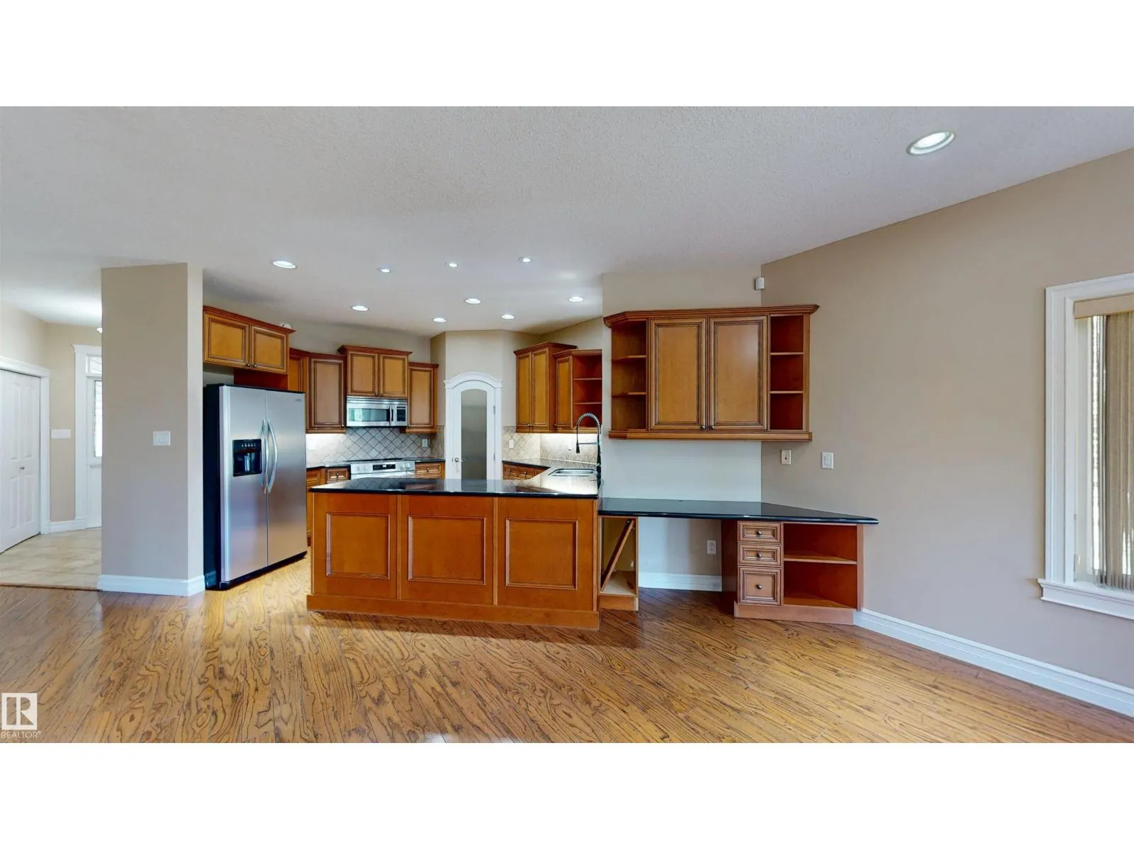 8711 208 ST NW