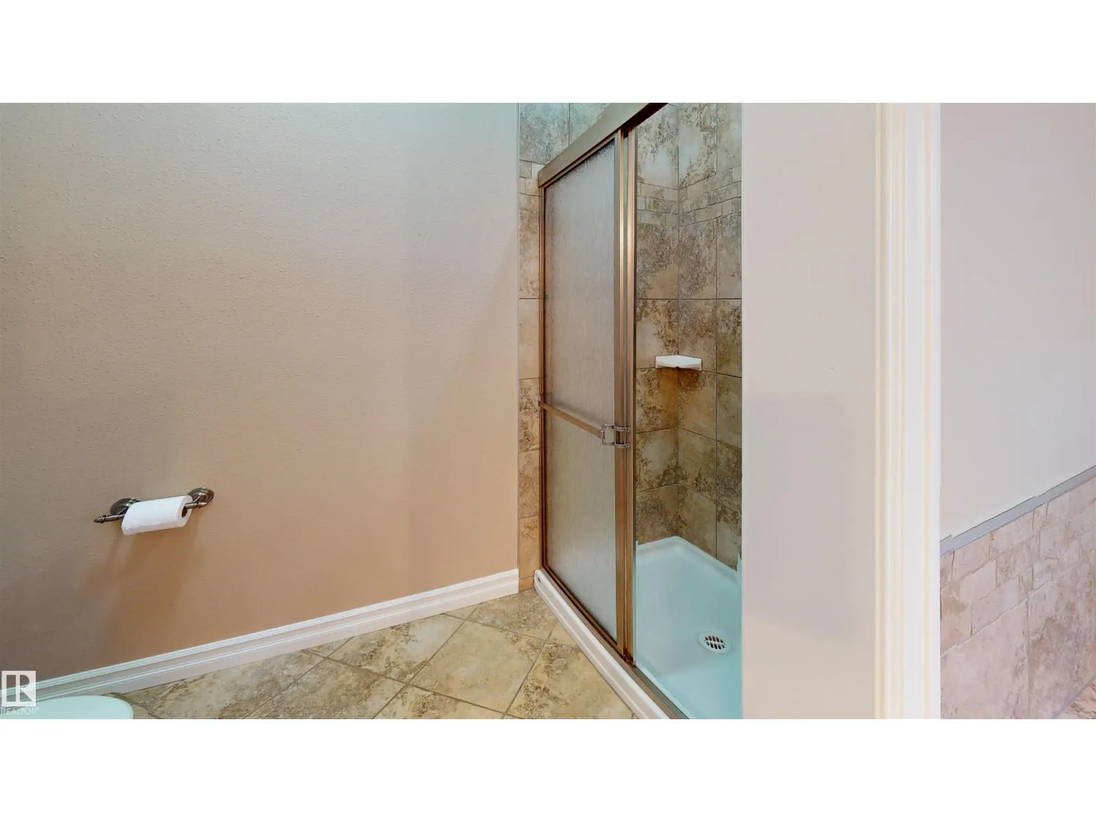 8711 208 ST NW
