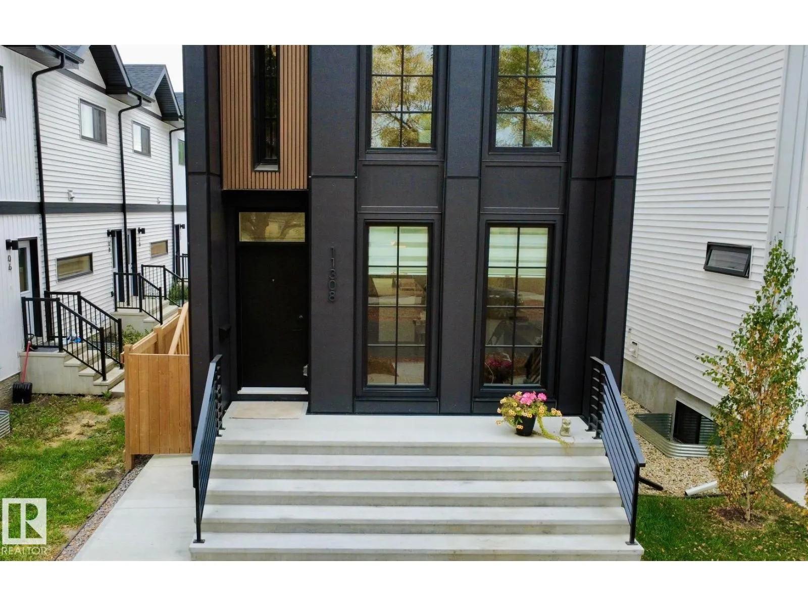 11308 128 ST NW