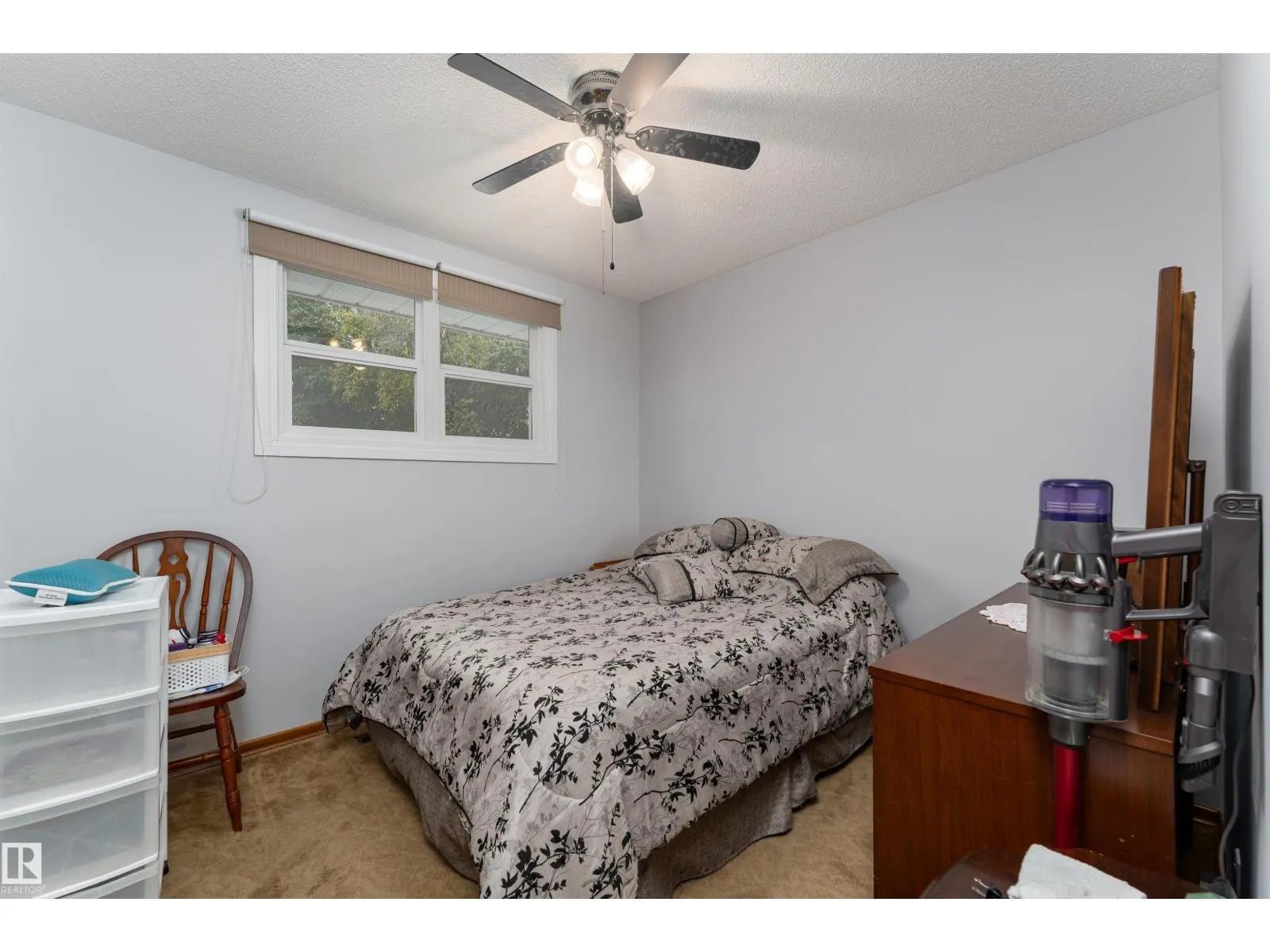 8411 135 AV NW