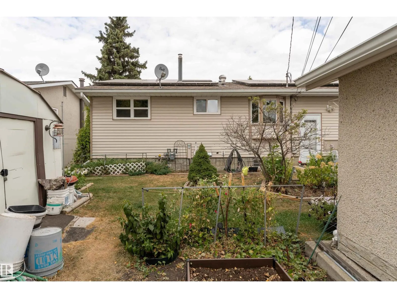8411 135 AV NW