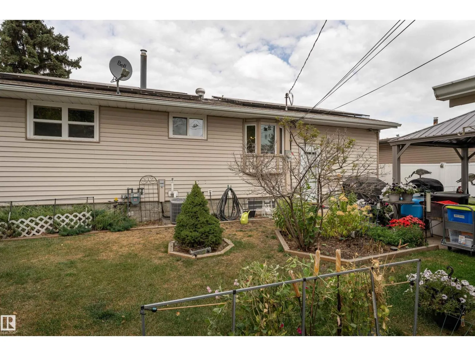 8411 135 AV NW