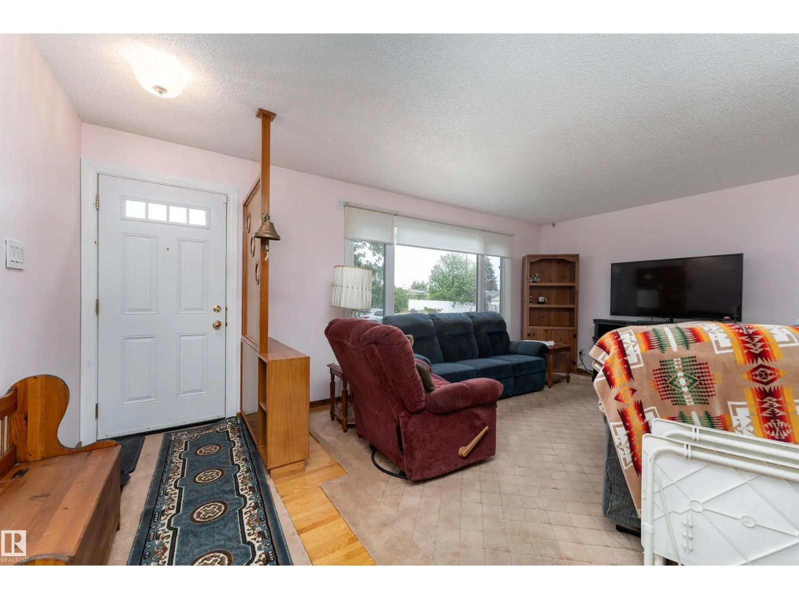 8411 135 AV NW