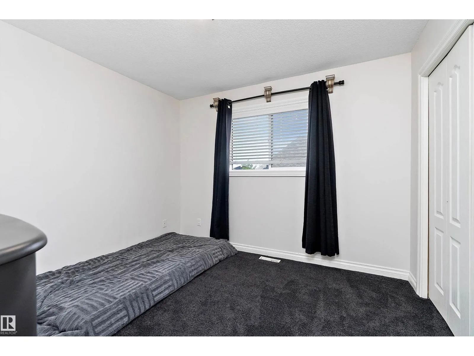 7326 166A AV NW