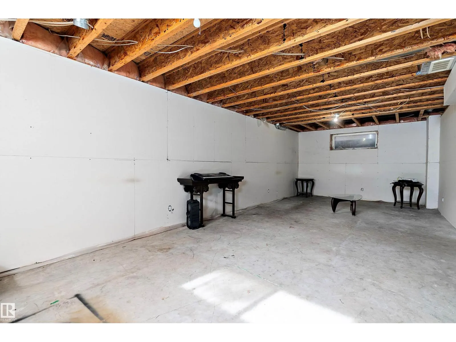 7326 166A AV NW