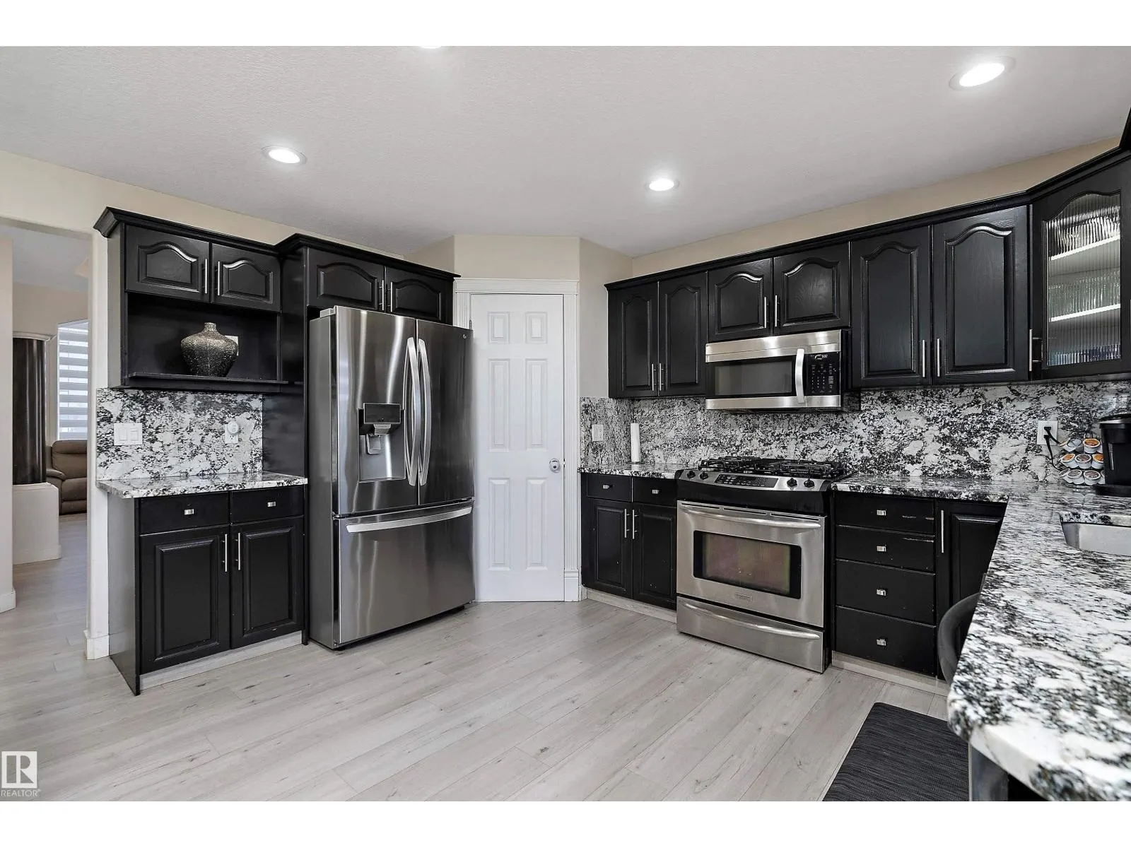 7326 166A AV NW