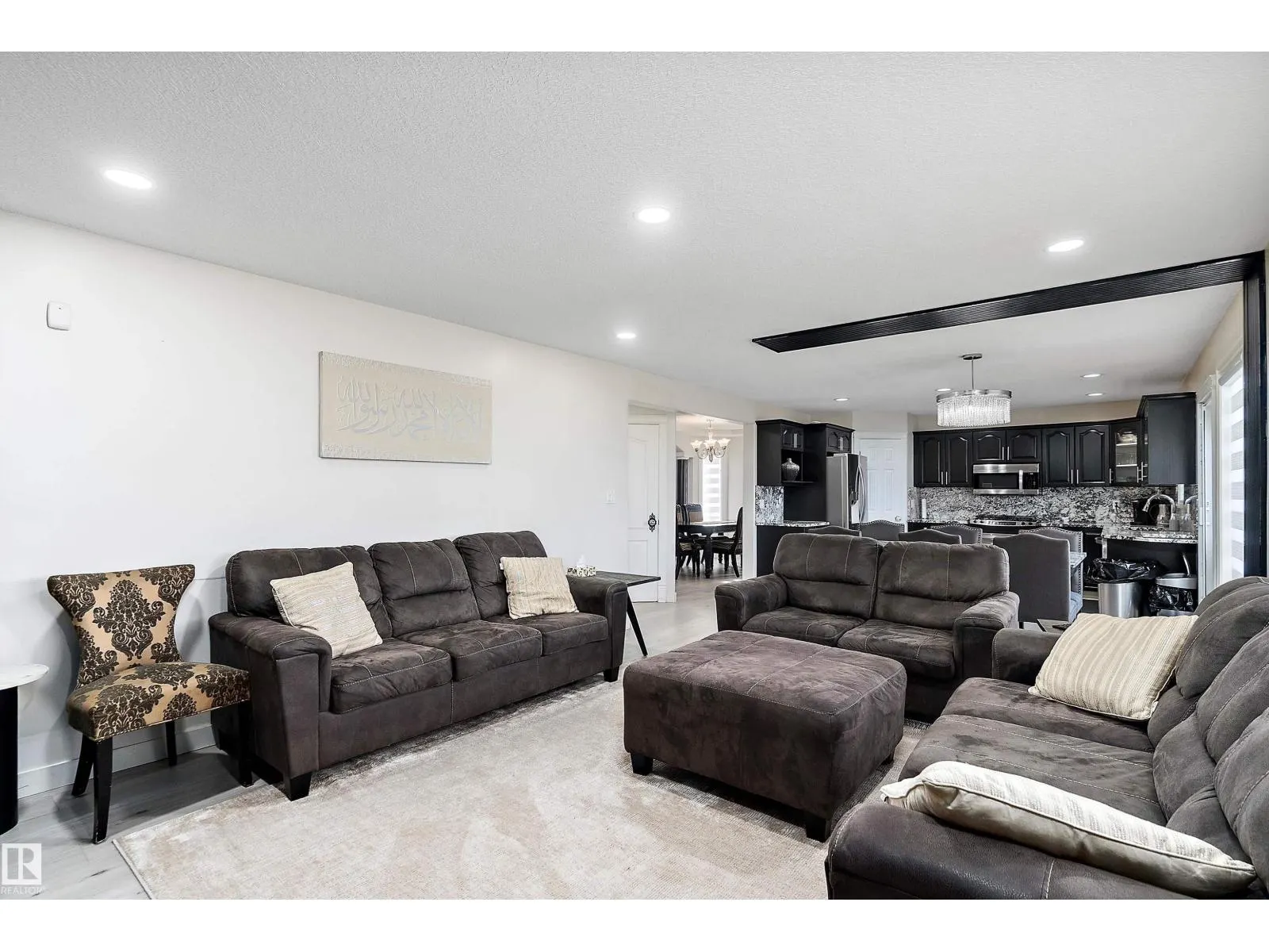 7326 166A AV NW