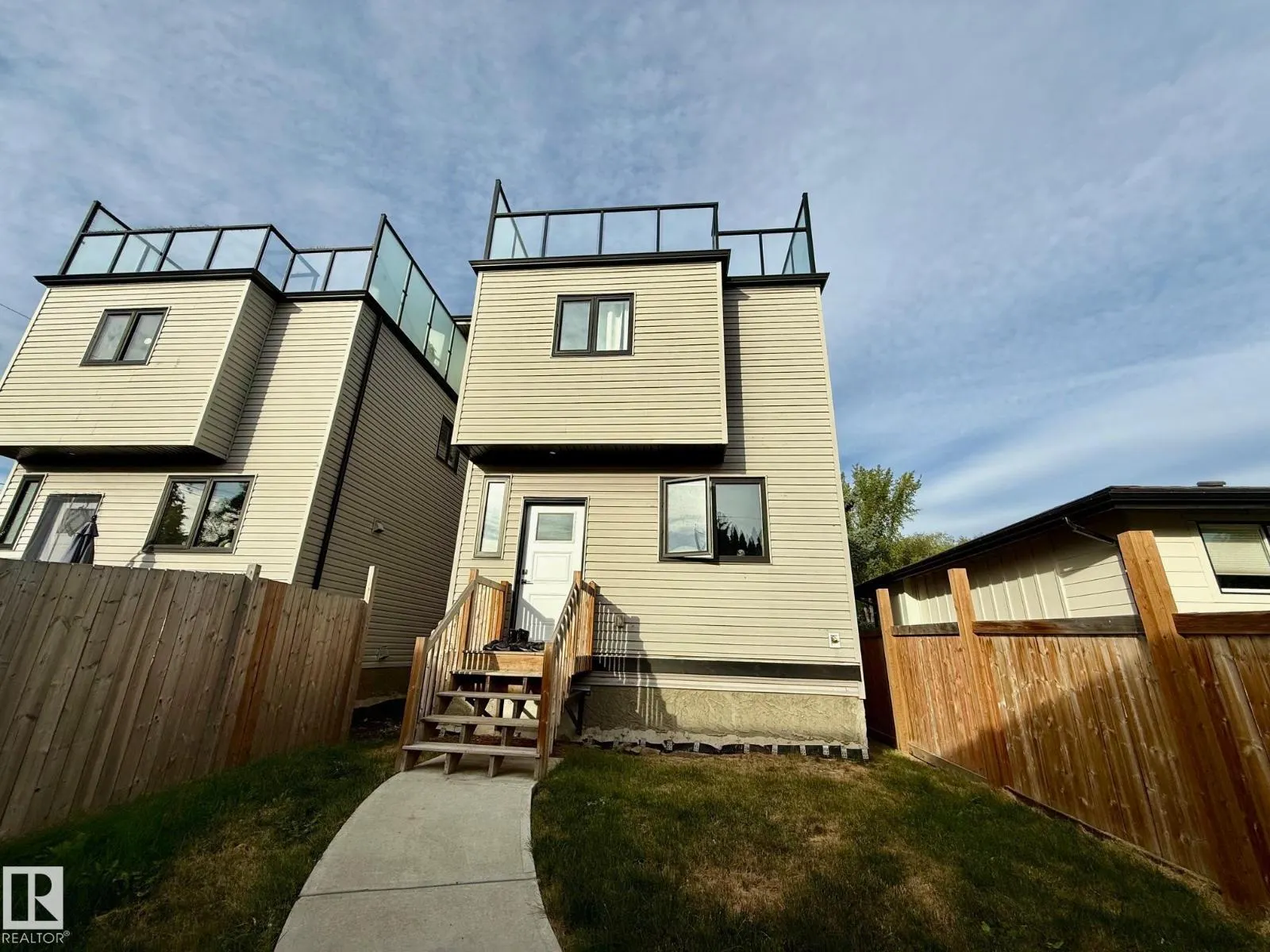 8809 148 ST NW
