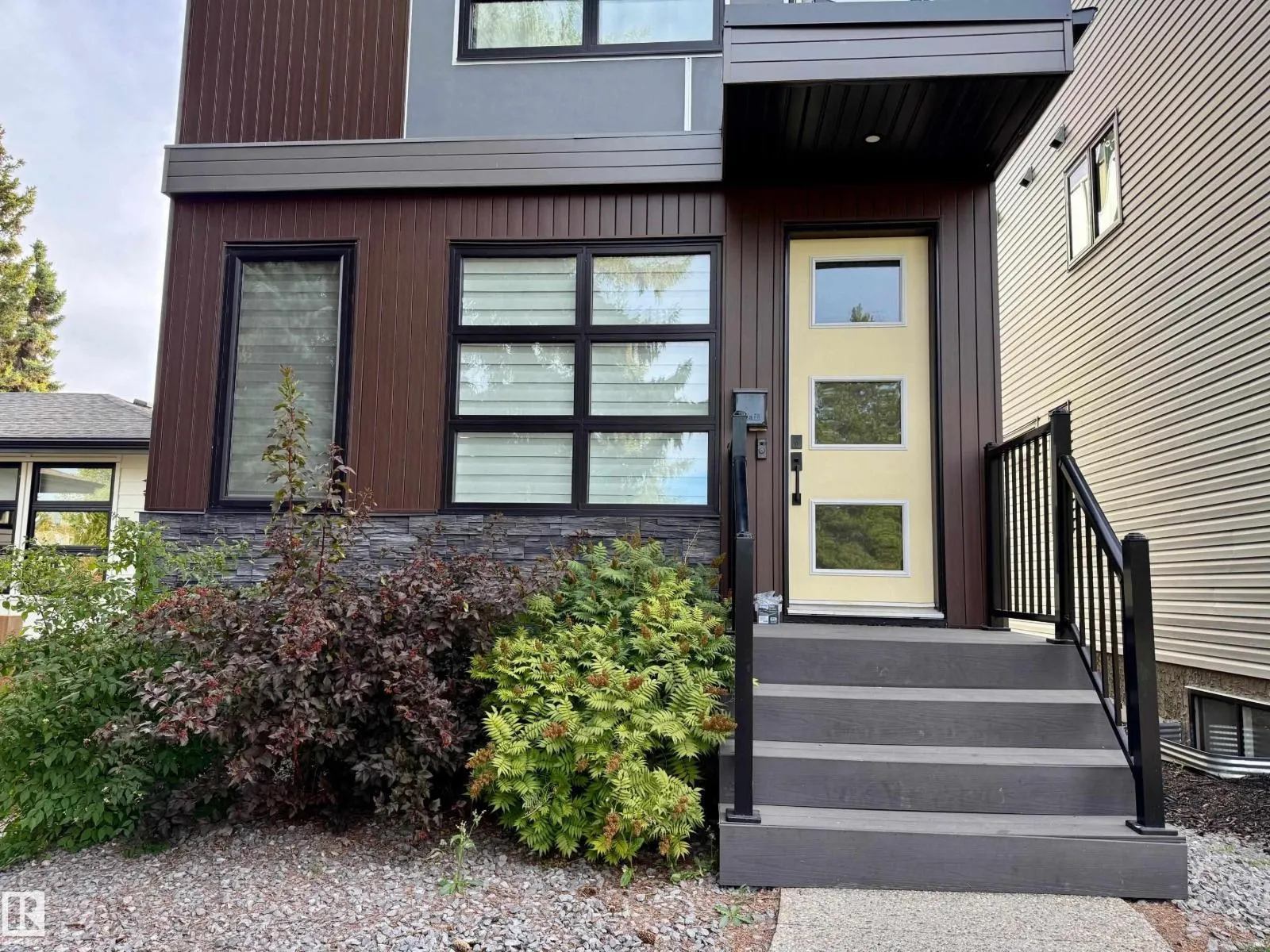8809 148 ST NW