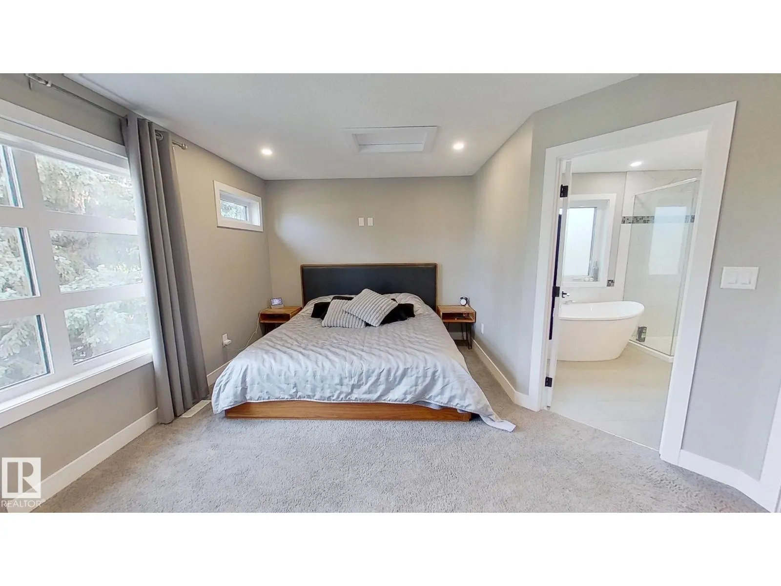8809 148 ST NW