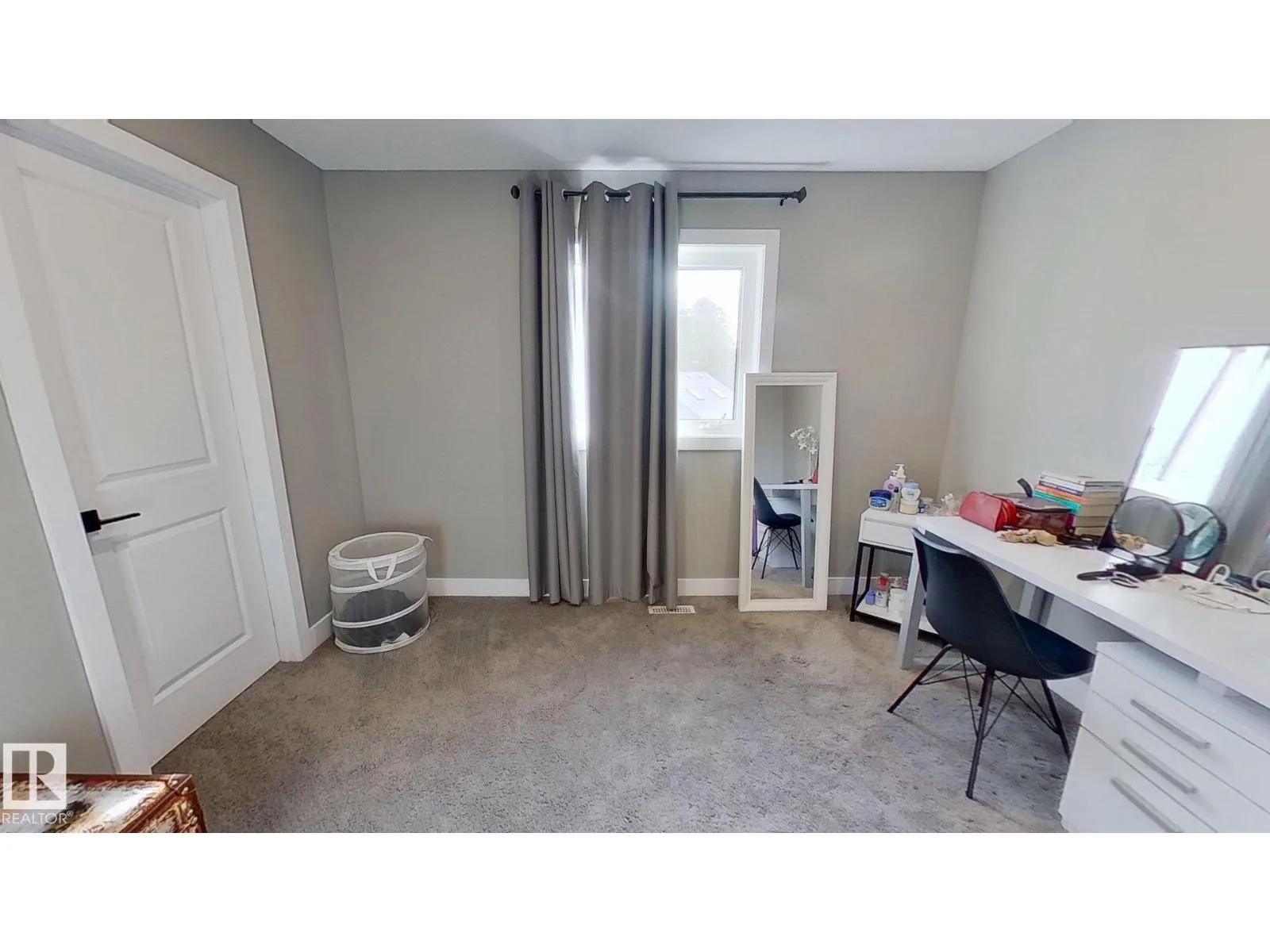 8809 148 ST NW