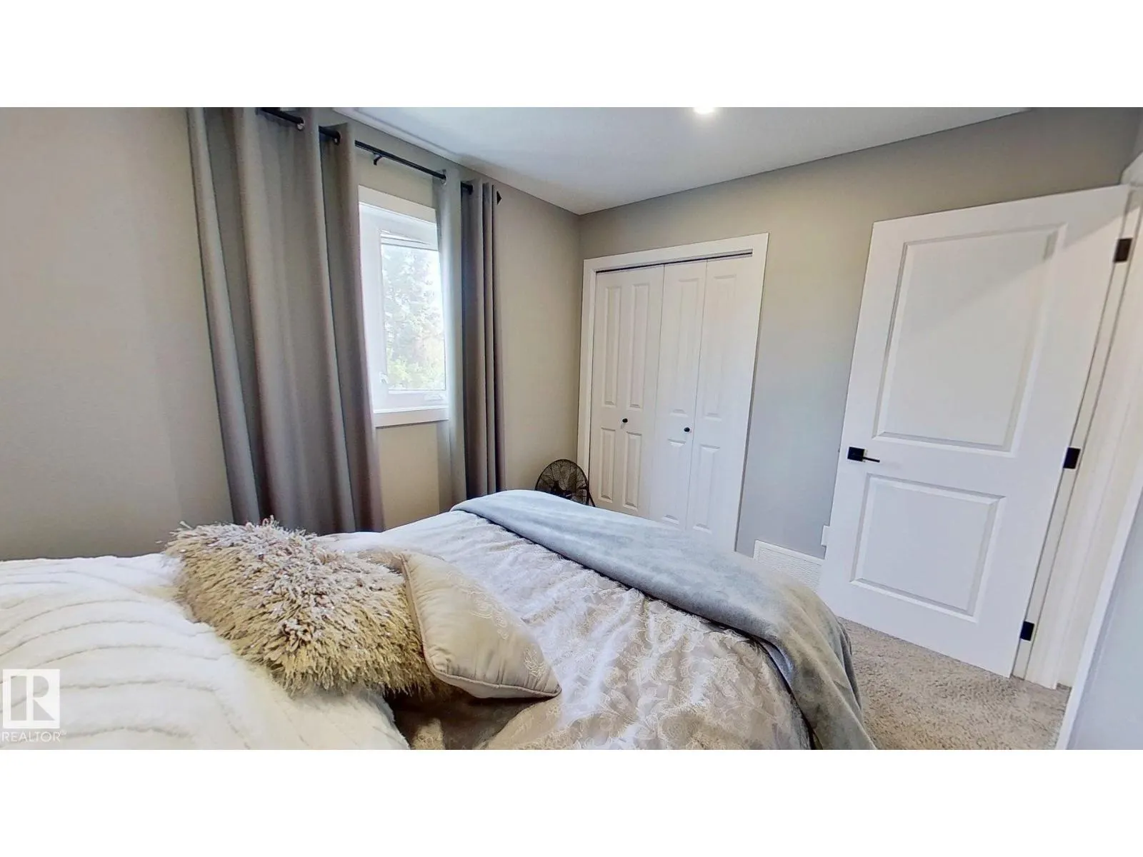 8809 148 ST NW