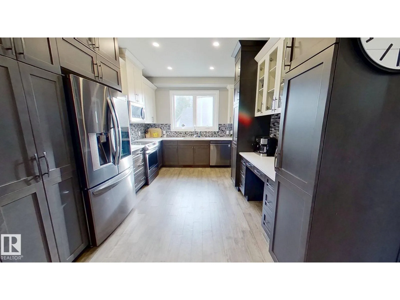 8809 148 ST NW