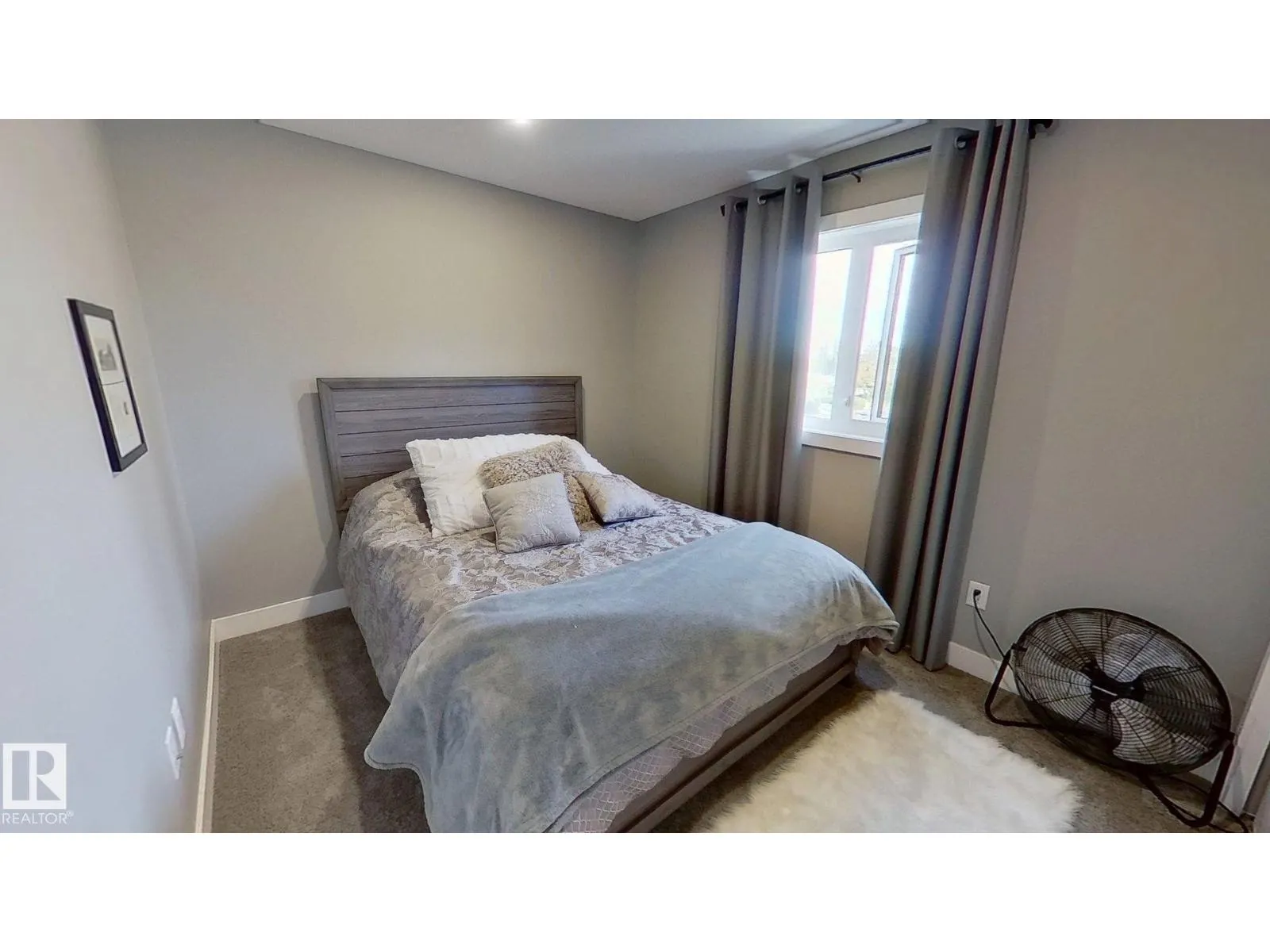 8809 148 ST NW