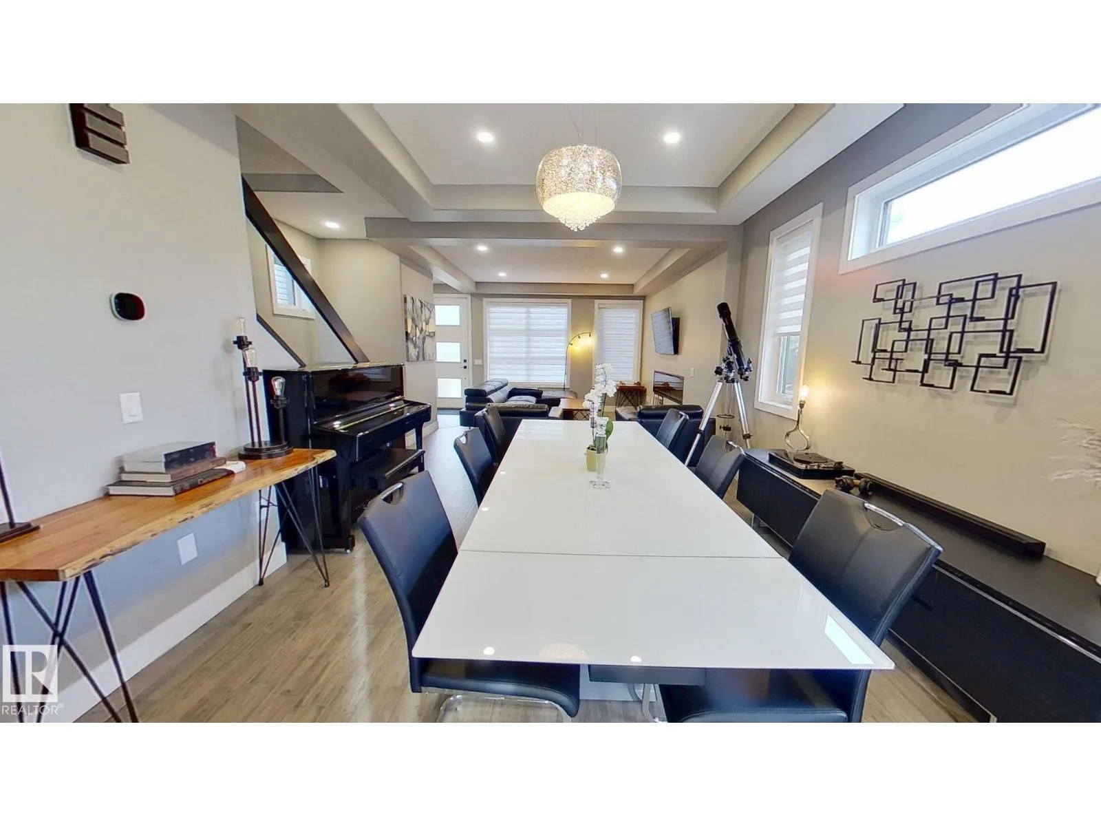 8809 148 ST NW