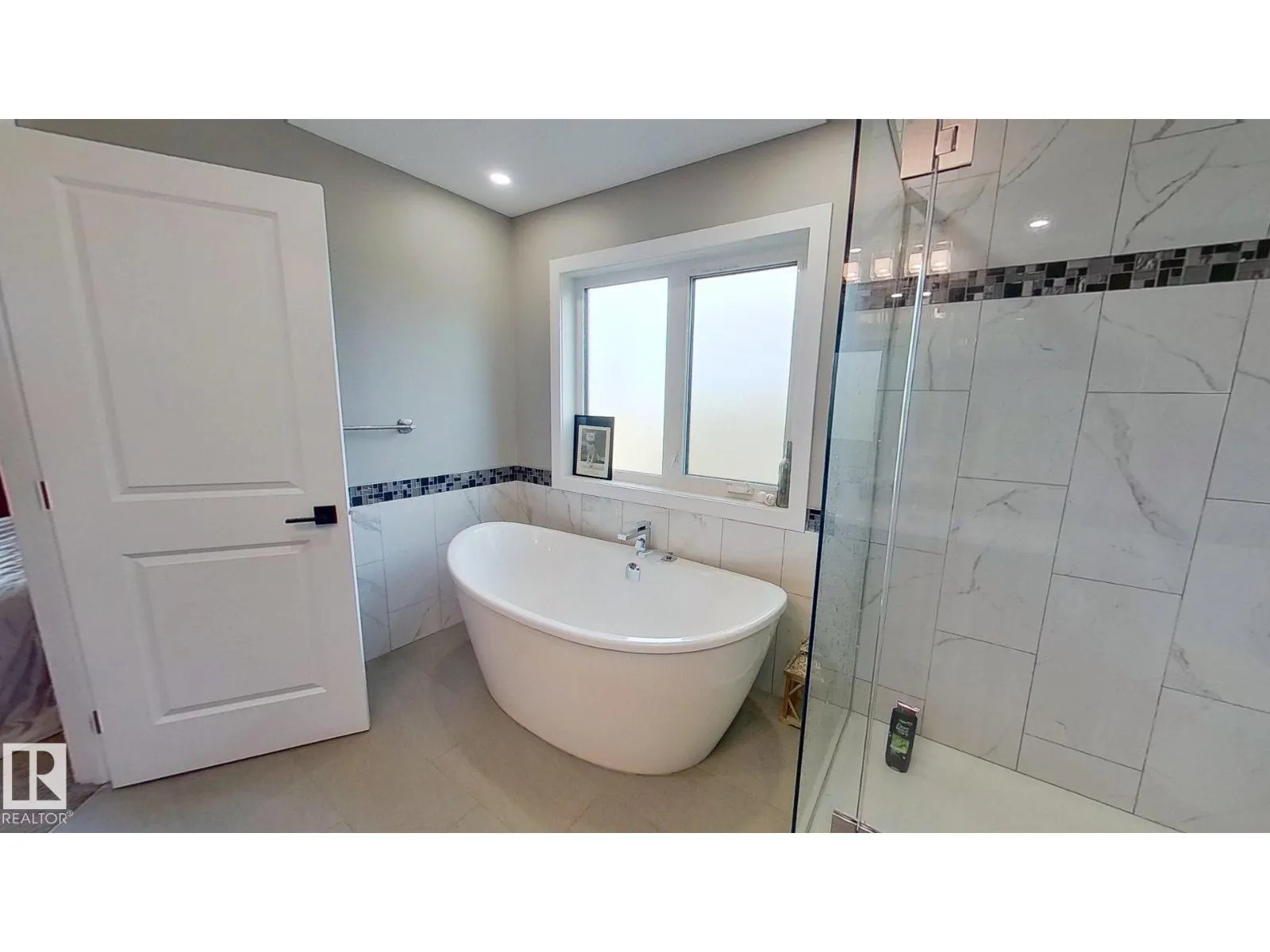 8809 148 ST NW