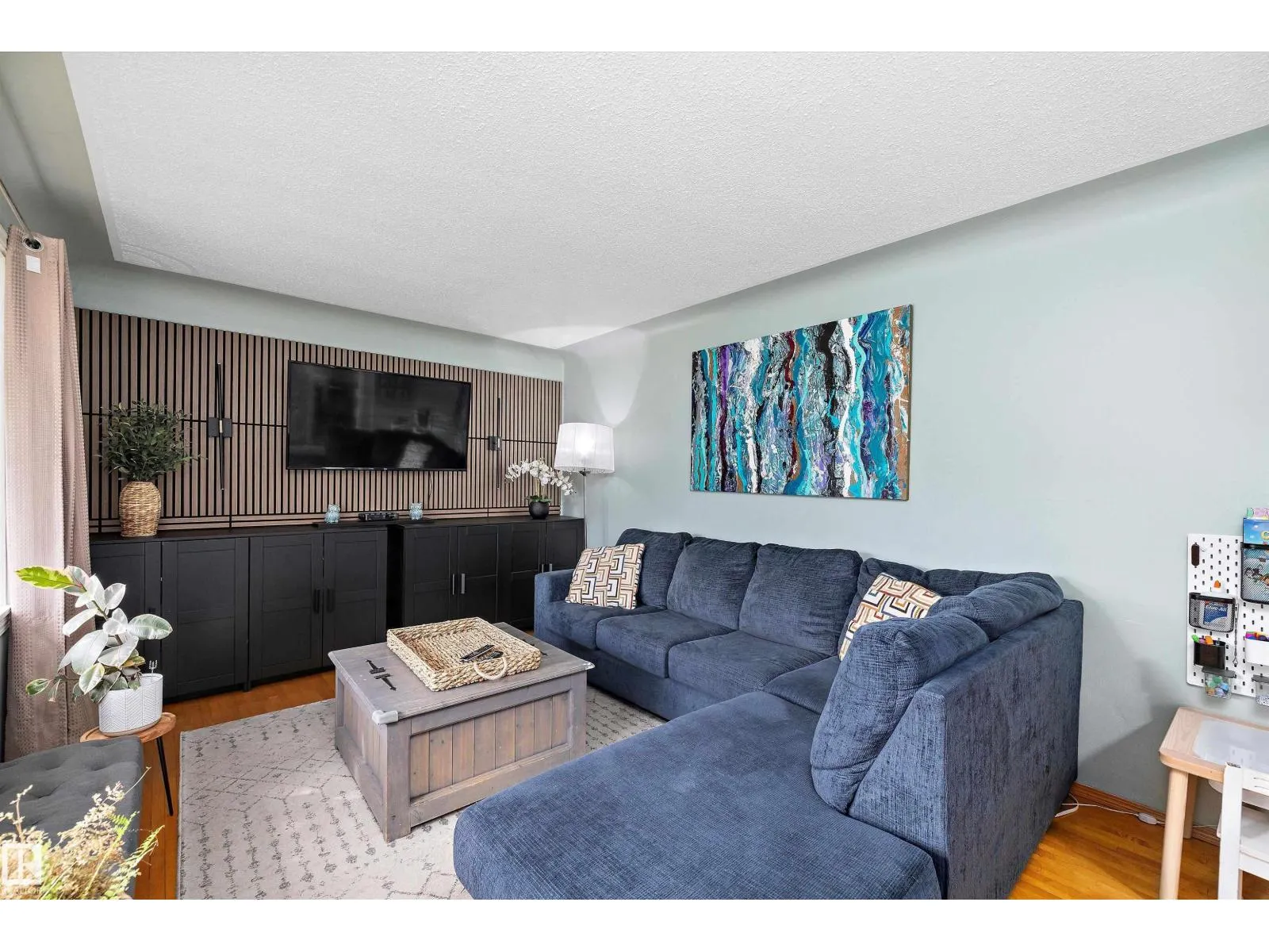 8006 75 ST NW