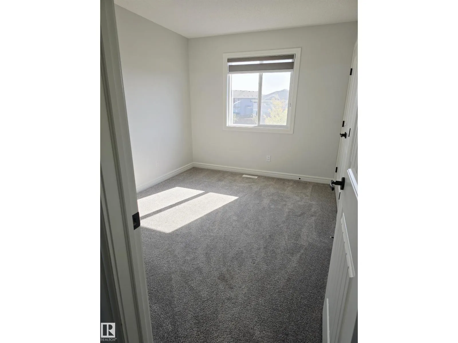 449 CONROY CR N SW