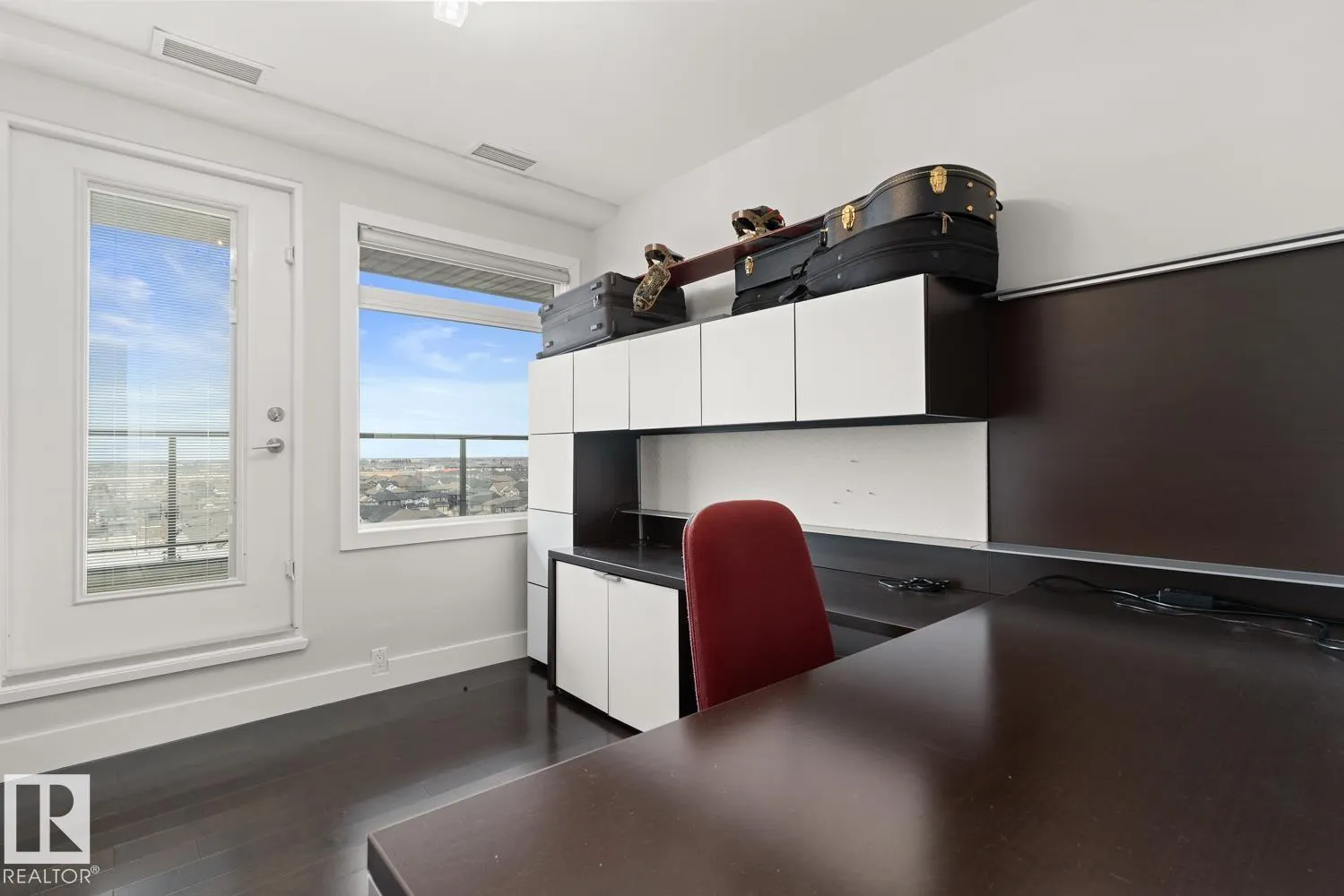 #804 5151 WINDERMERE BV SW
