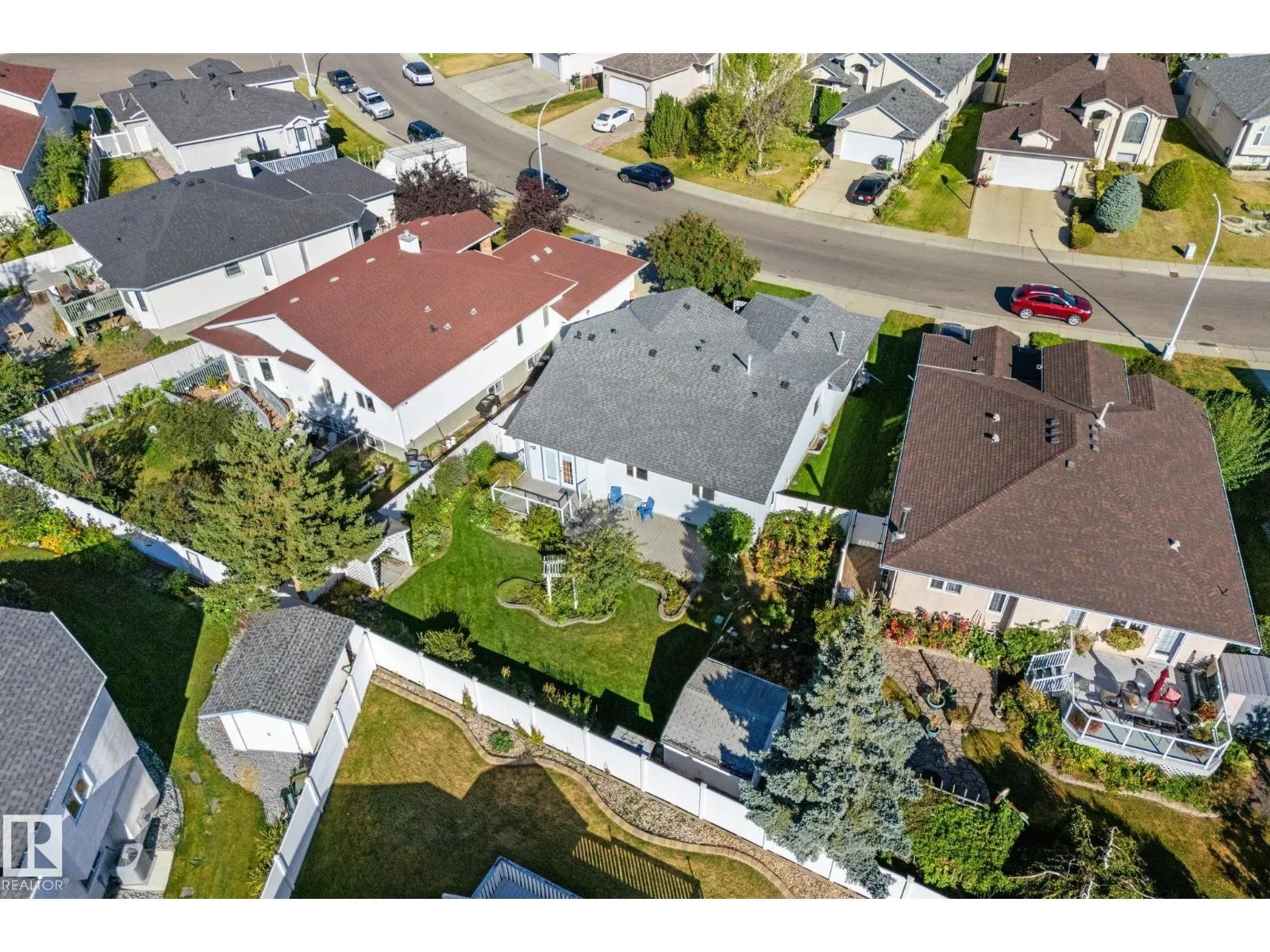 7913 161 AV NW