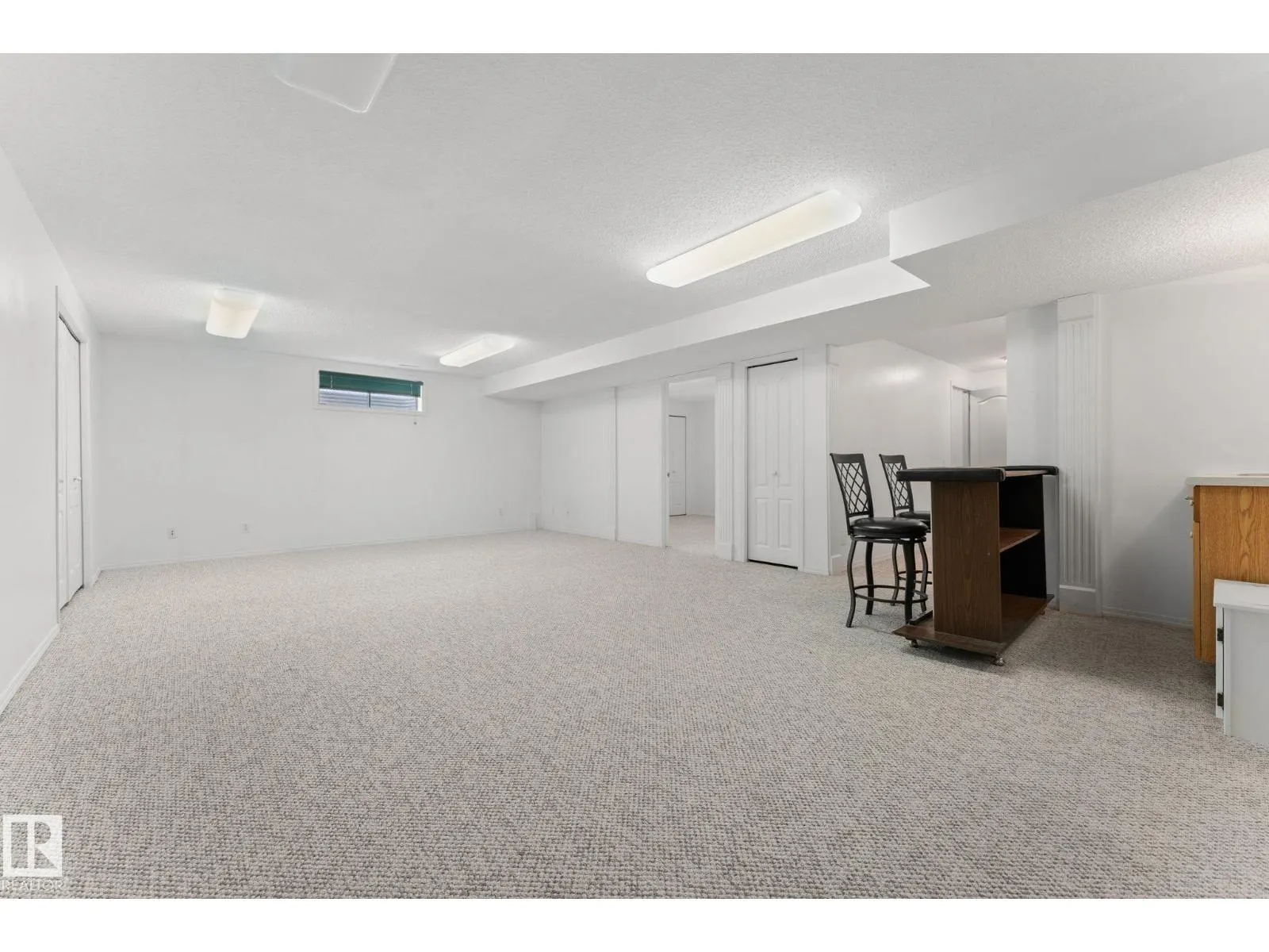 7913 161 AV NW