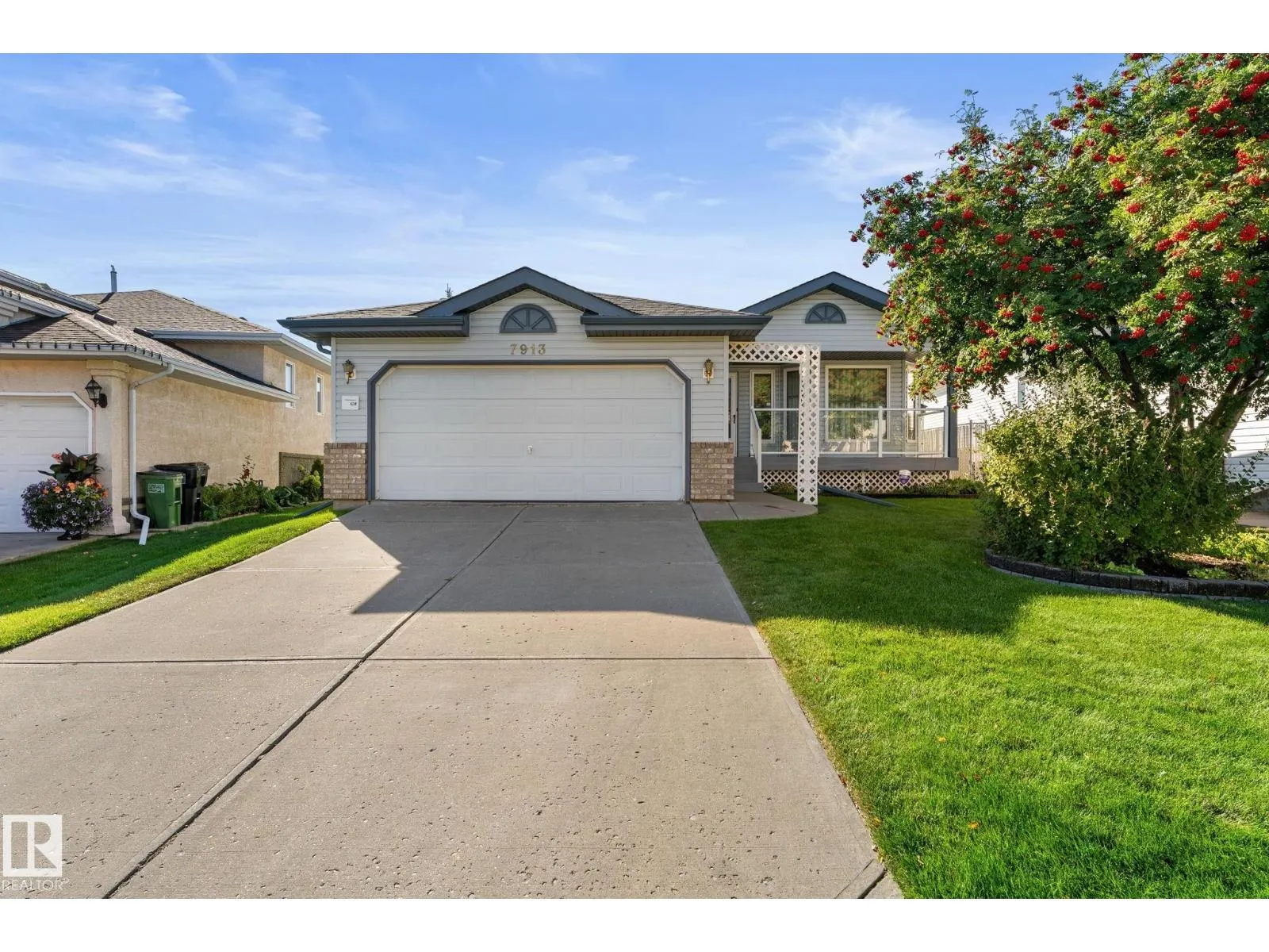 7913 161 AV NW
