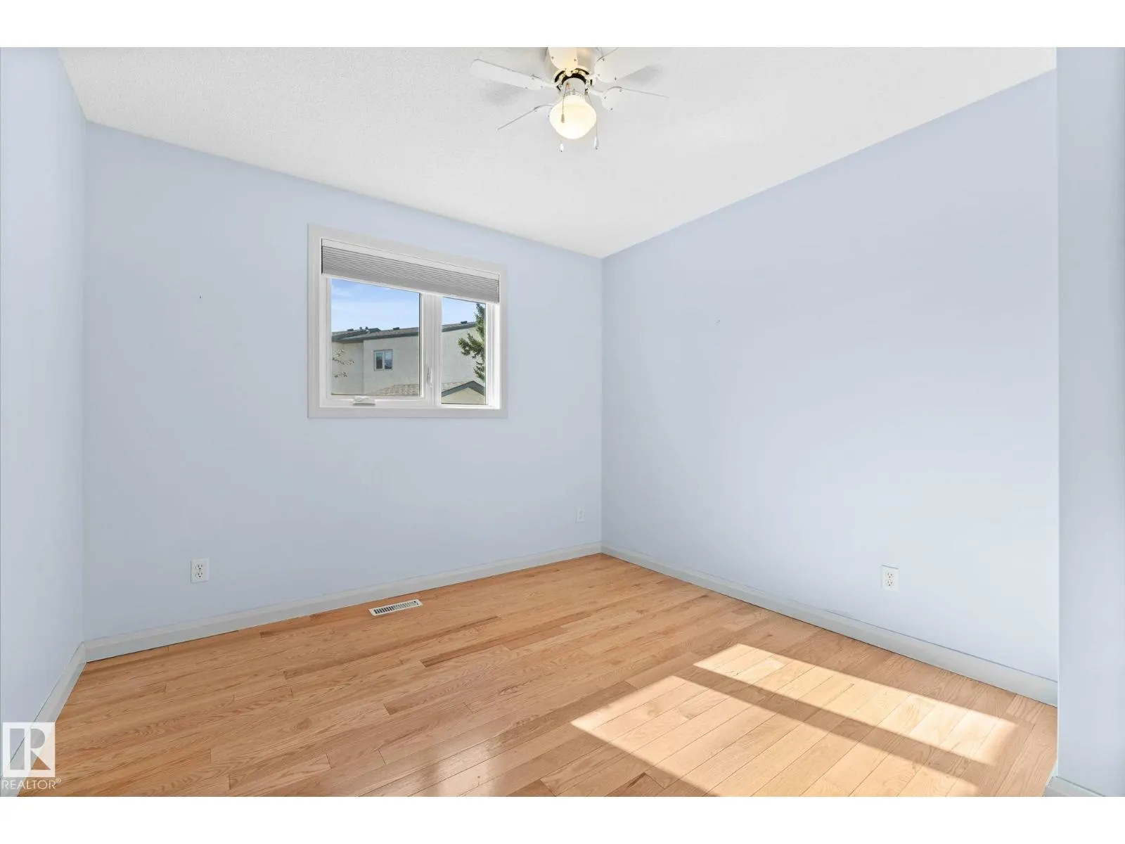 7913 161 AV NW
