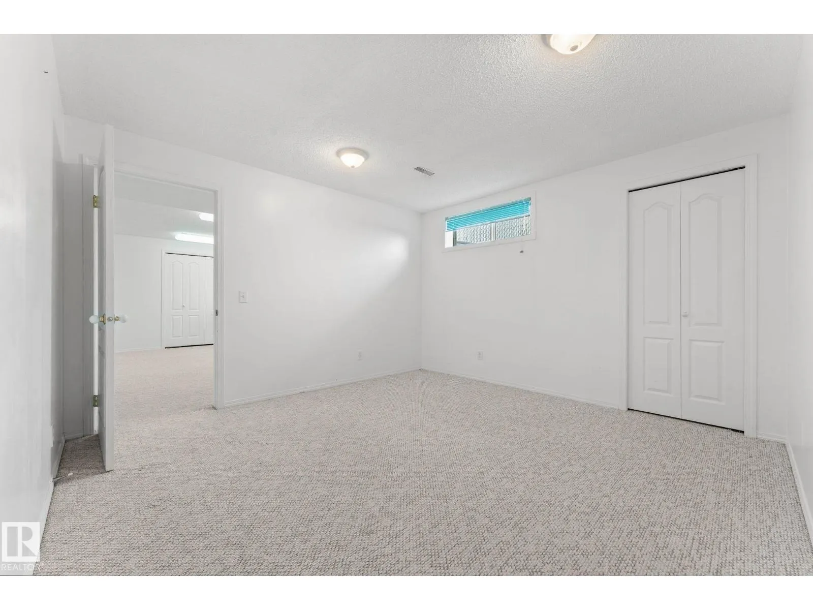 7913 161 AV NW