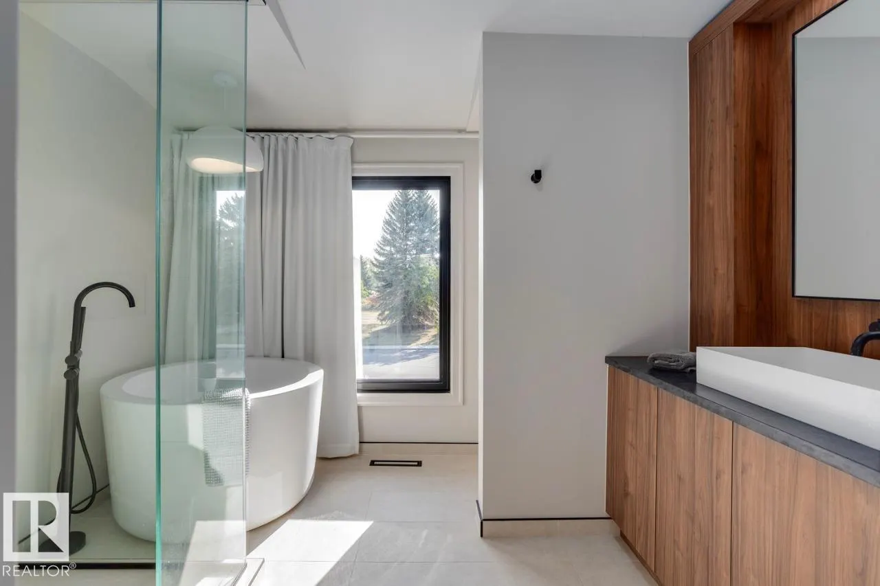 10804 65 ST NW