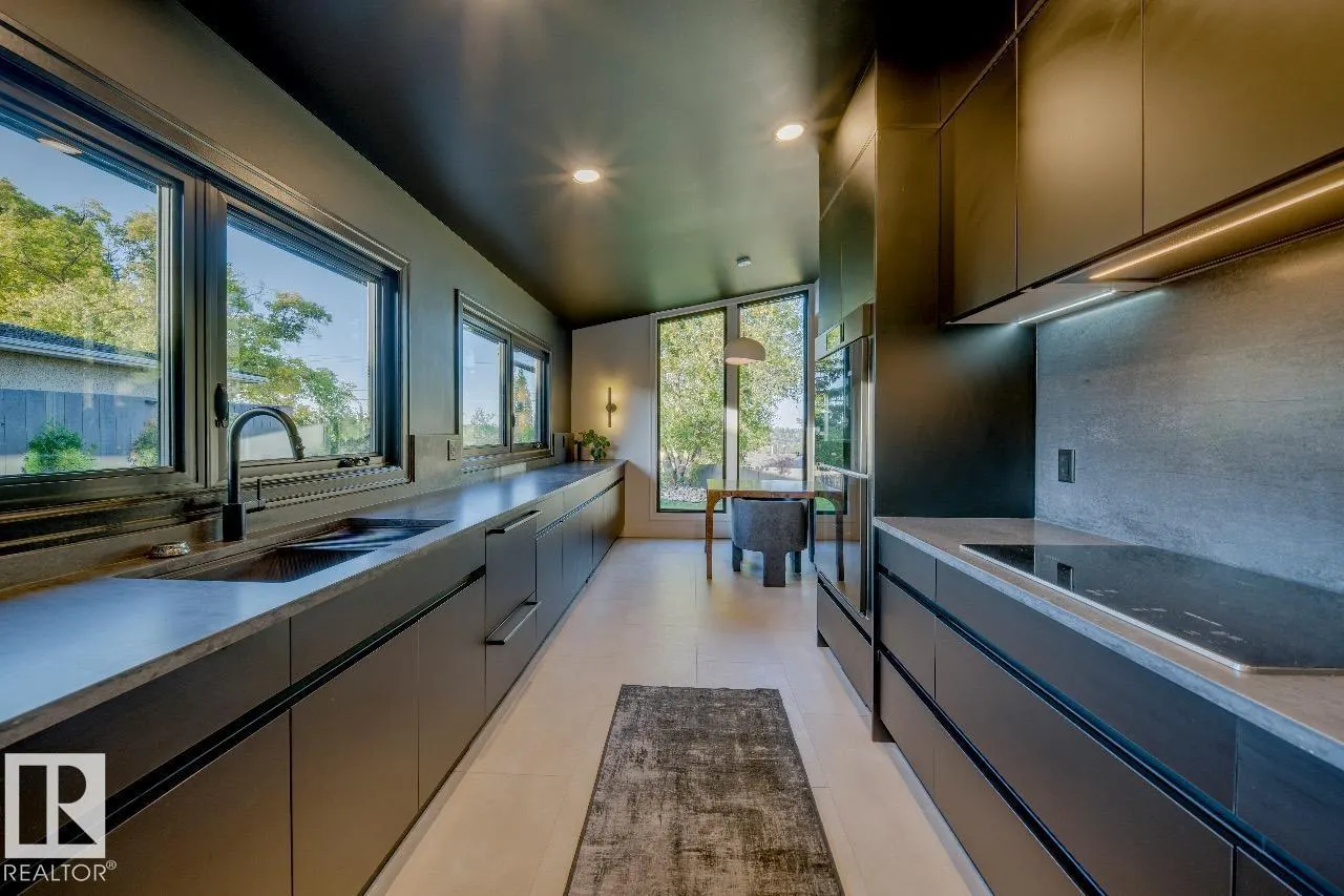 10804 65 ST NW