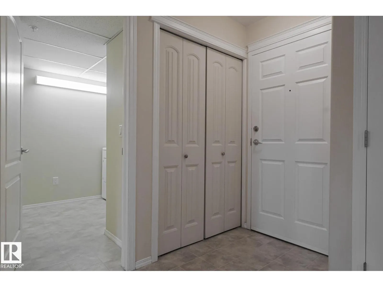 #409 261 Youville DR E NW
