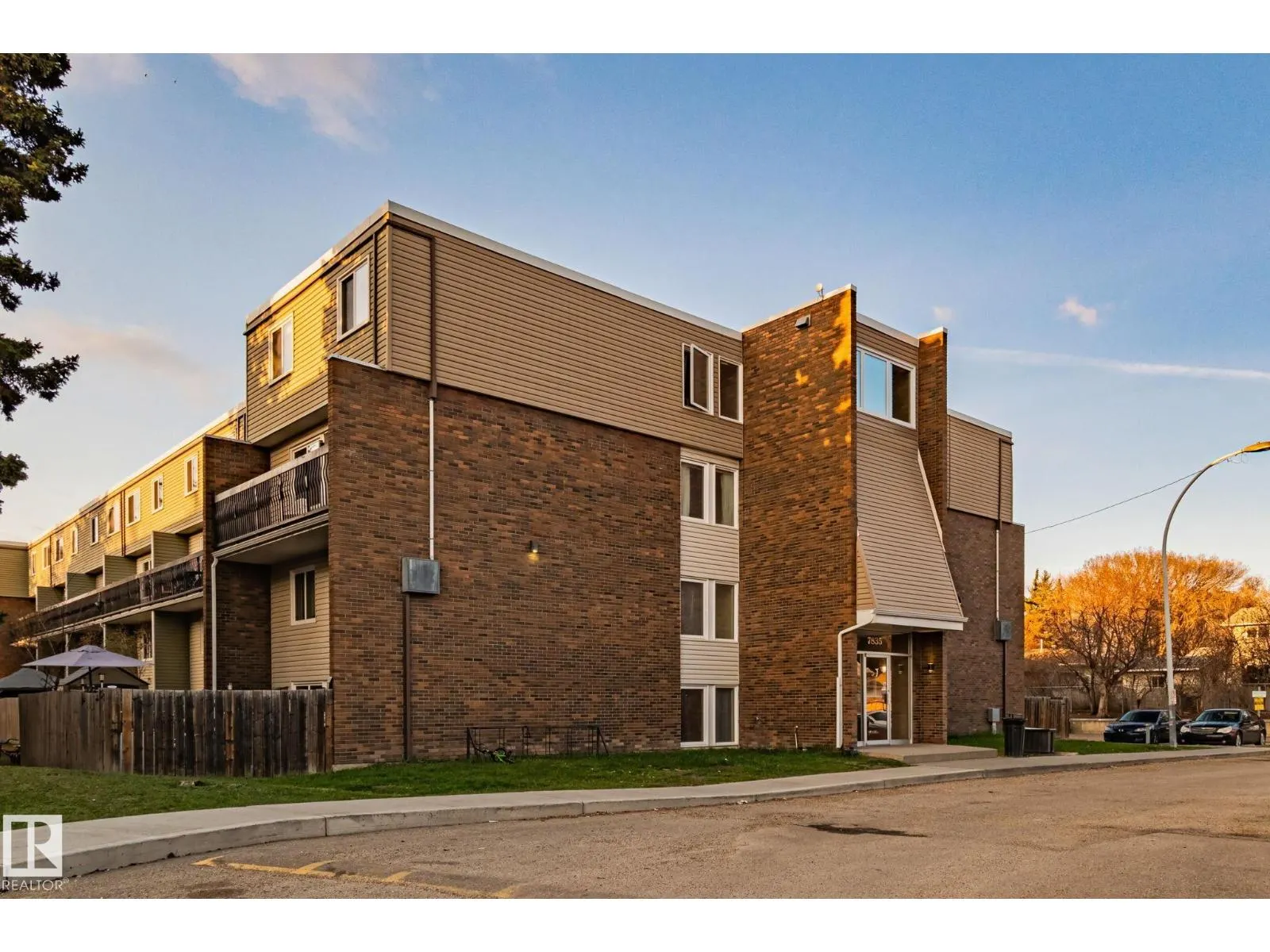 #216 7835 159 ST NW