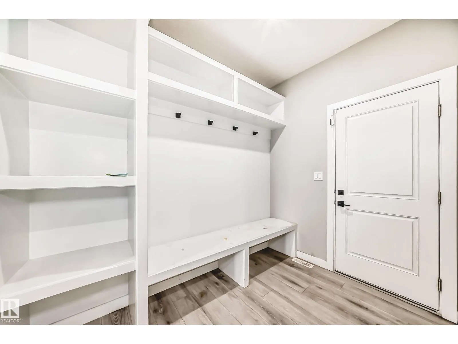 6819 171 AV NW