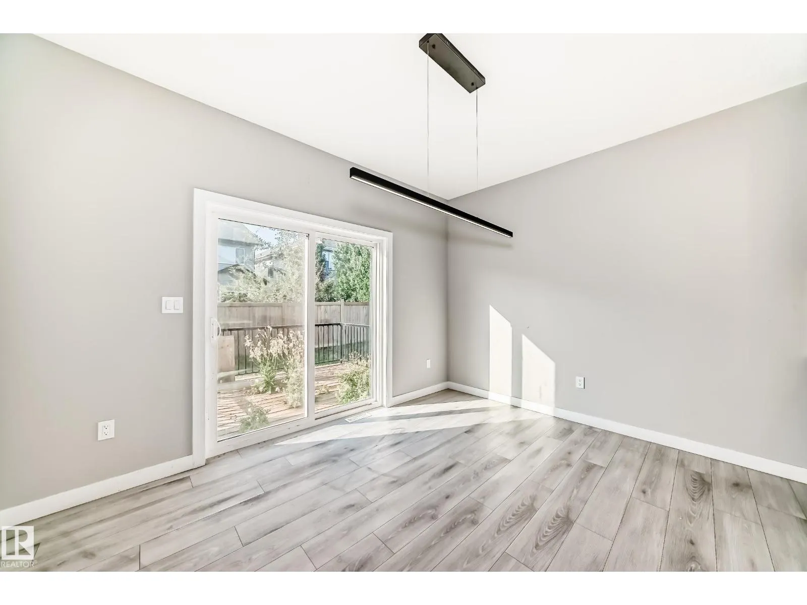 6819 171 AV NW