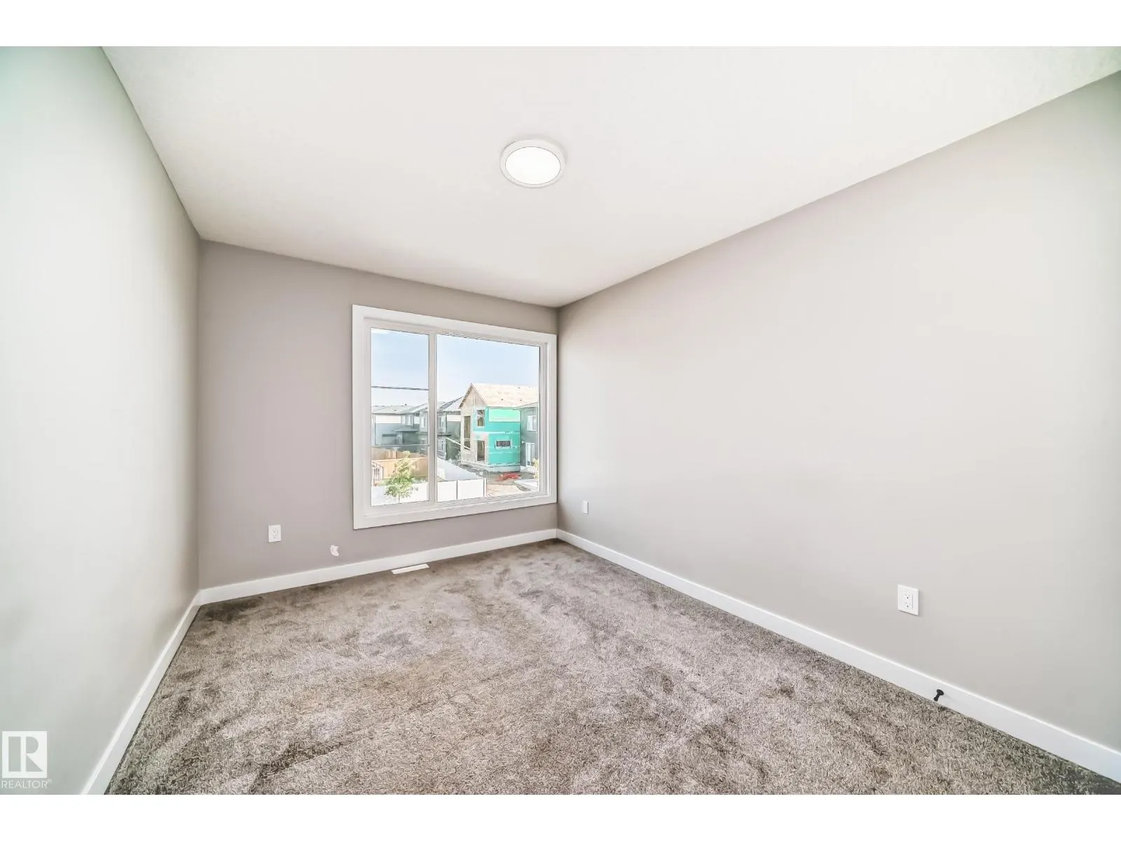 6819 171 AV NW
