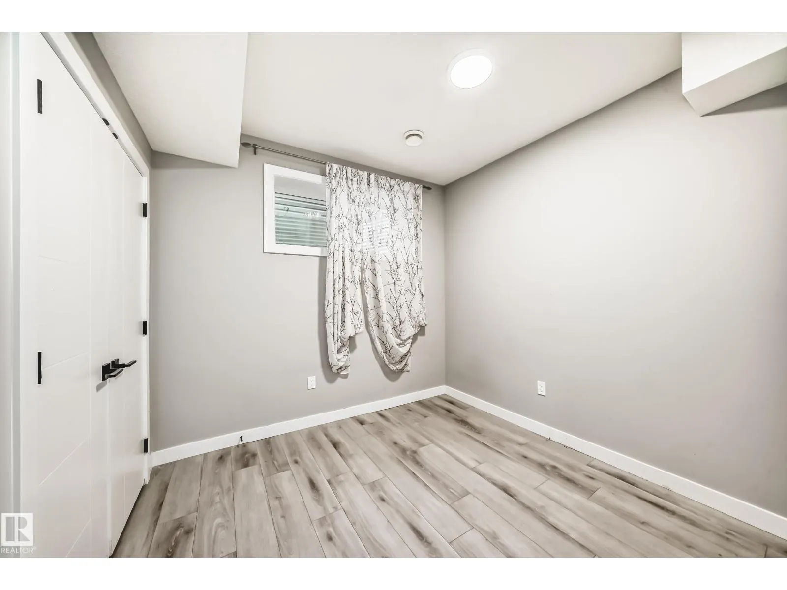 6819 171 AV NW
