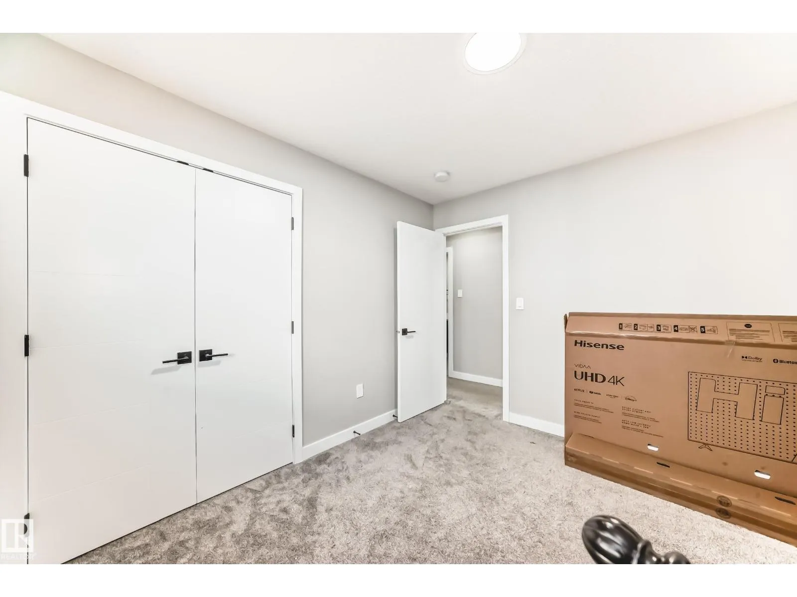 6819 171 AV NW