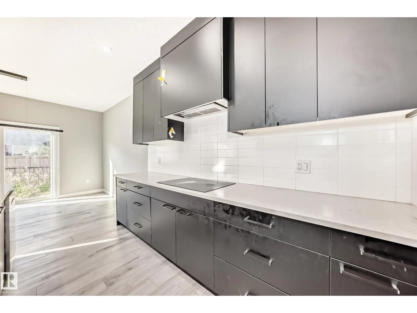 6819 171 AV NW