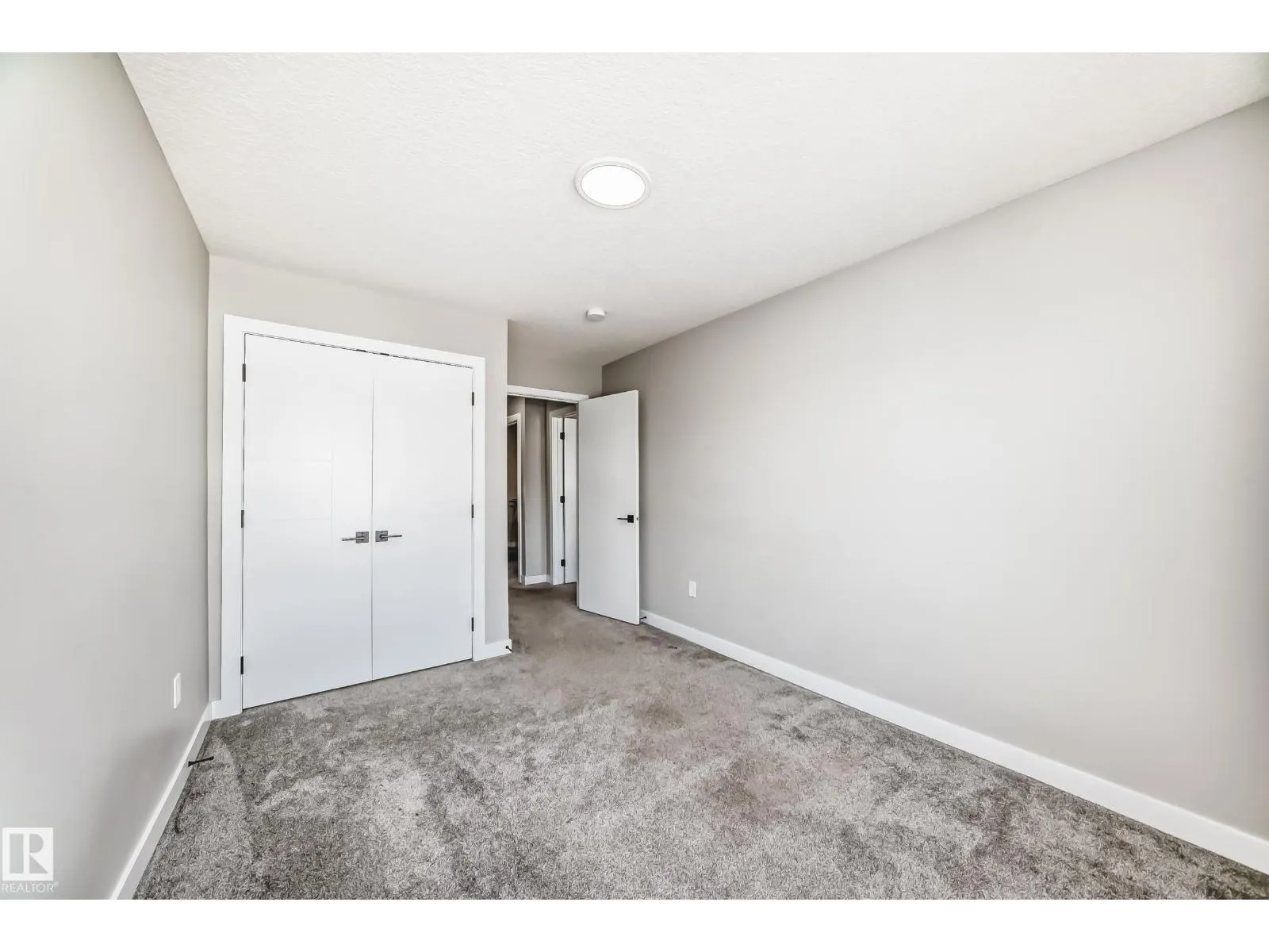 6819 171 AV NW